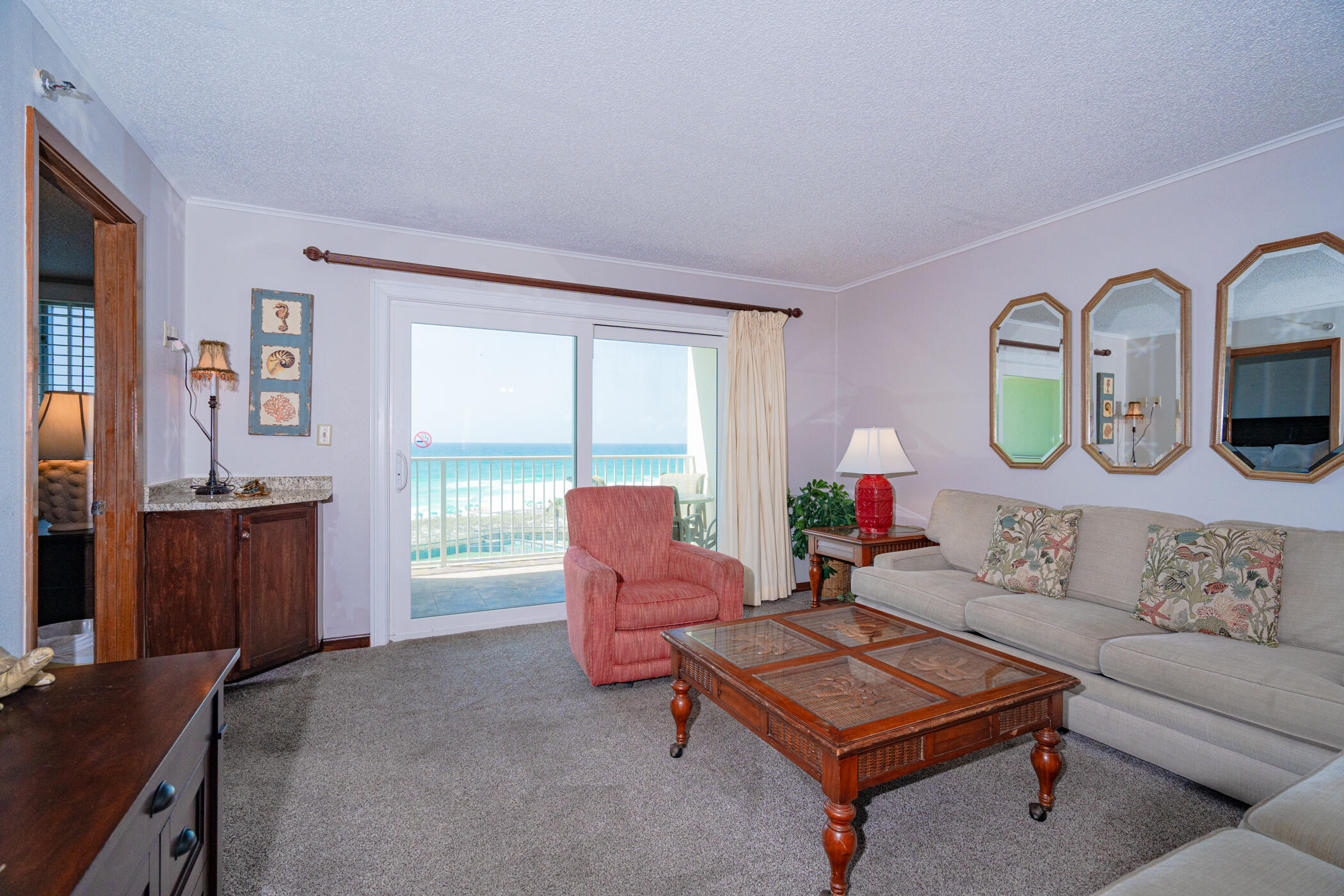 ISLANDER CONDO - Residential