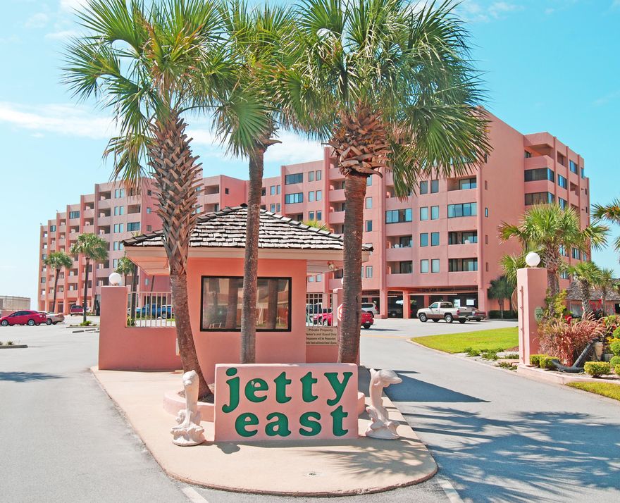 ELEGANT SIMPLICITY! Very tastefully decorated & accessorized condo with sensational views of the East Pass, Jetty's, and spectacular sunsets. Unit features tile and carpet in the bedroom and living area. Jetty East is located directly on the Gulf of Mexico with its own private beach, pool, lighted tennis courts, beach pavilion, grills, exercise room and just a short stroll to the jetty's.