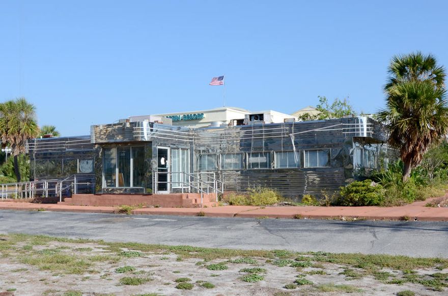 Highly visible landmark site, yielding approximately 325' on Hwy. 98, available for sale in the heart of Destin! This site represents one of the most premier restaurant opportunities, among other possibilities, in the area. Located at a hard corner with a traffic light, just south from the Destin Airport!