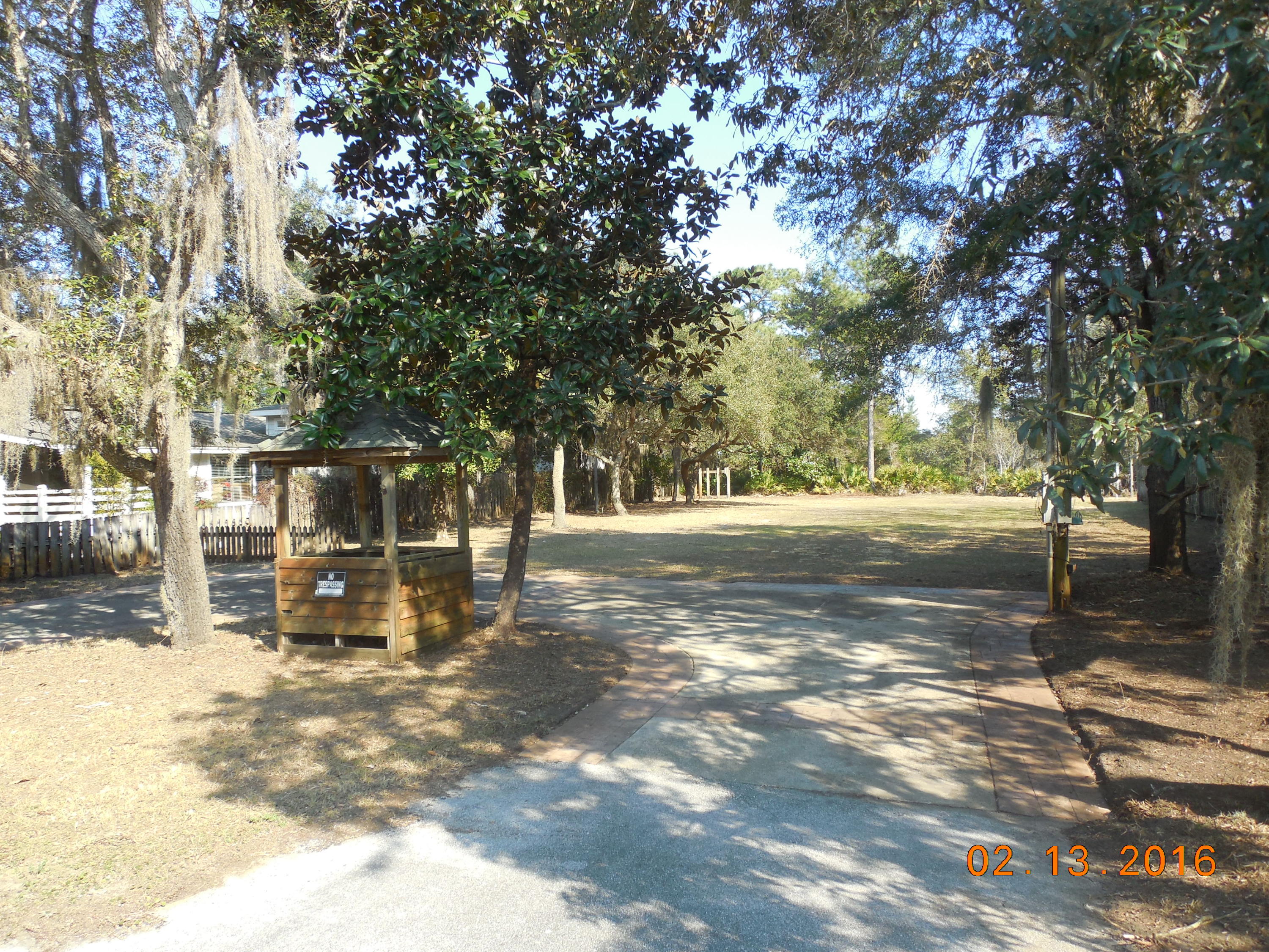 TURQUOISE BEACH - Land