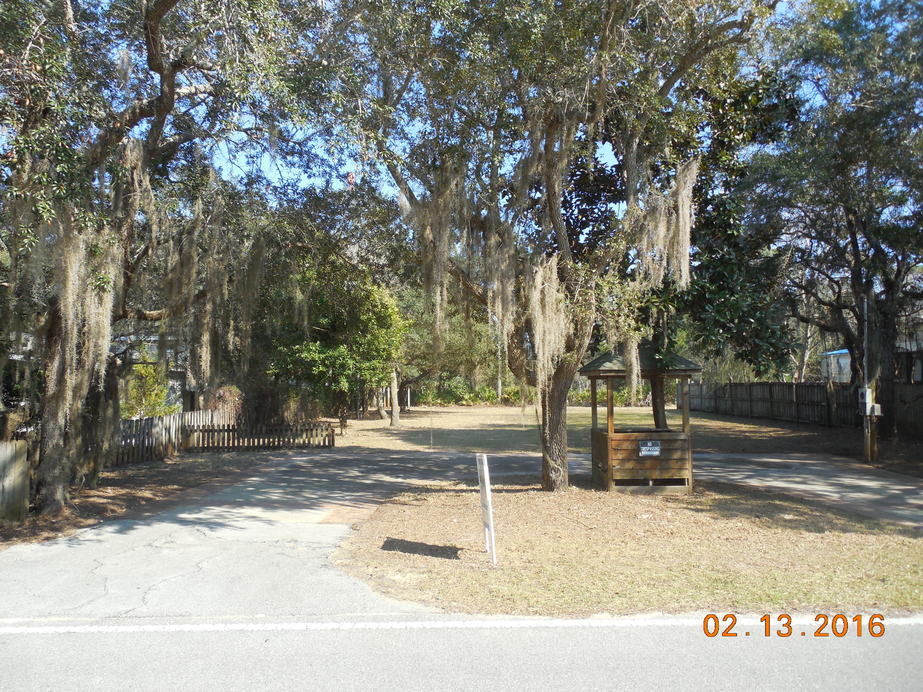 TURQUOISE BEACH - Land