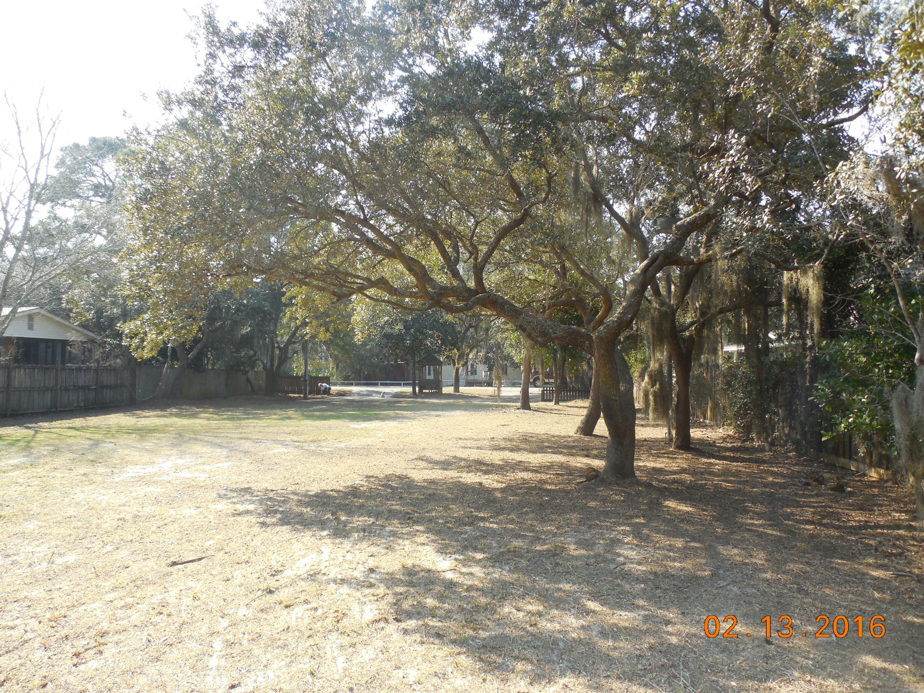TURQUOISE BEACH - Land