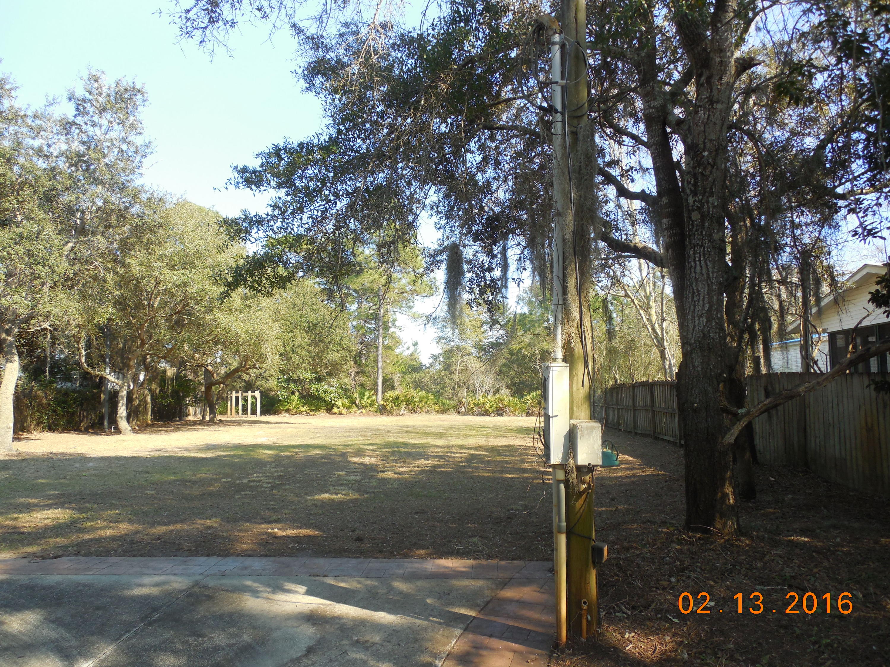 TURQUOISE BEACH - Land