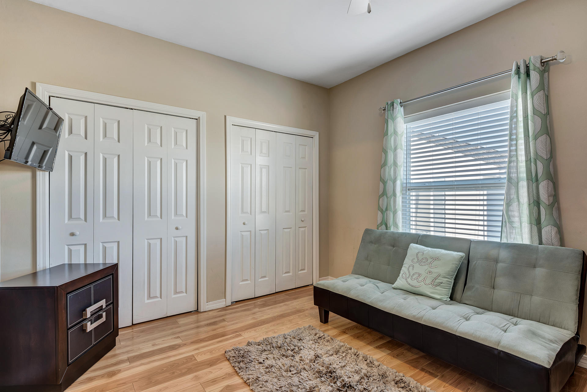 ROYAL SEASTA - Residential