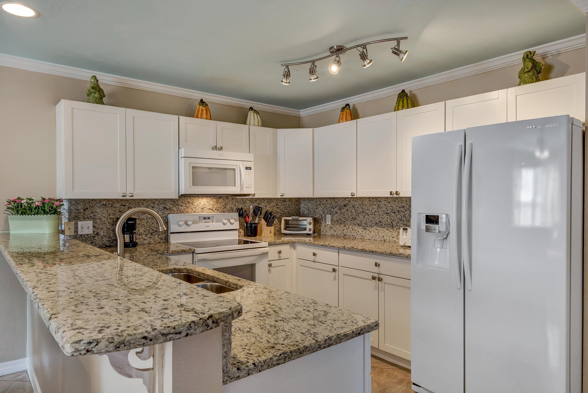 ROYAL SEASTA - Residential