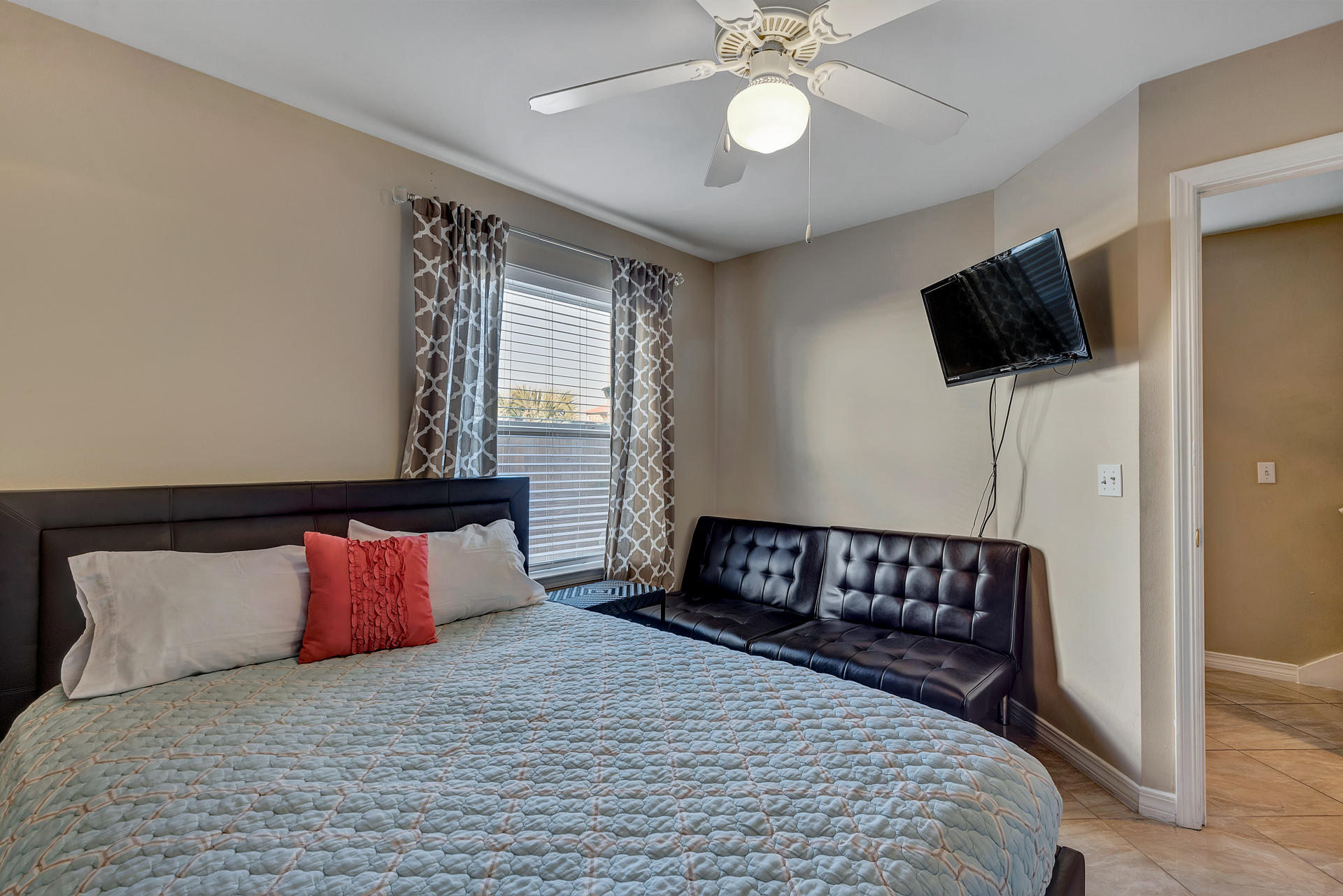 ROYAL SEASTA - Residential