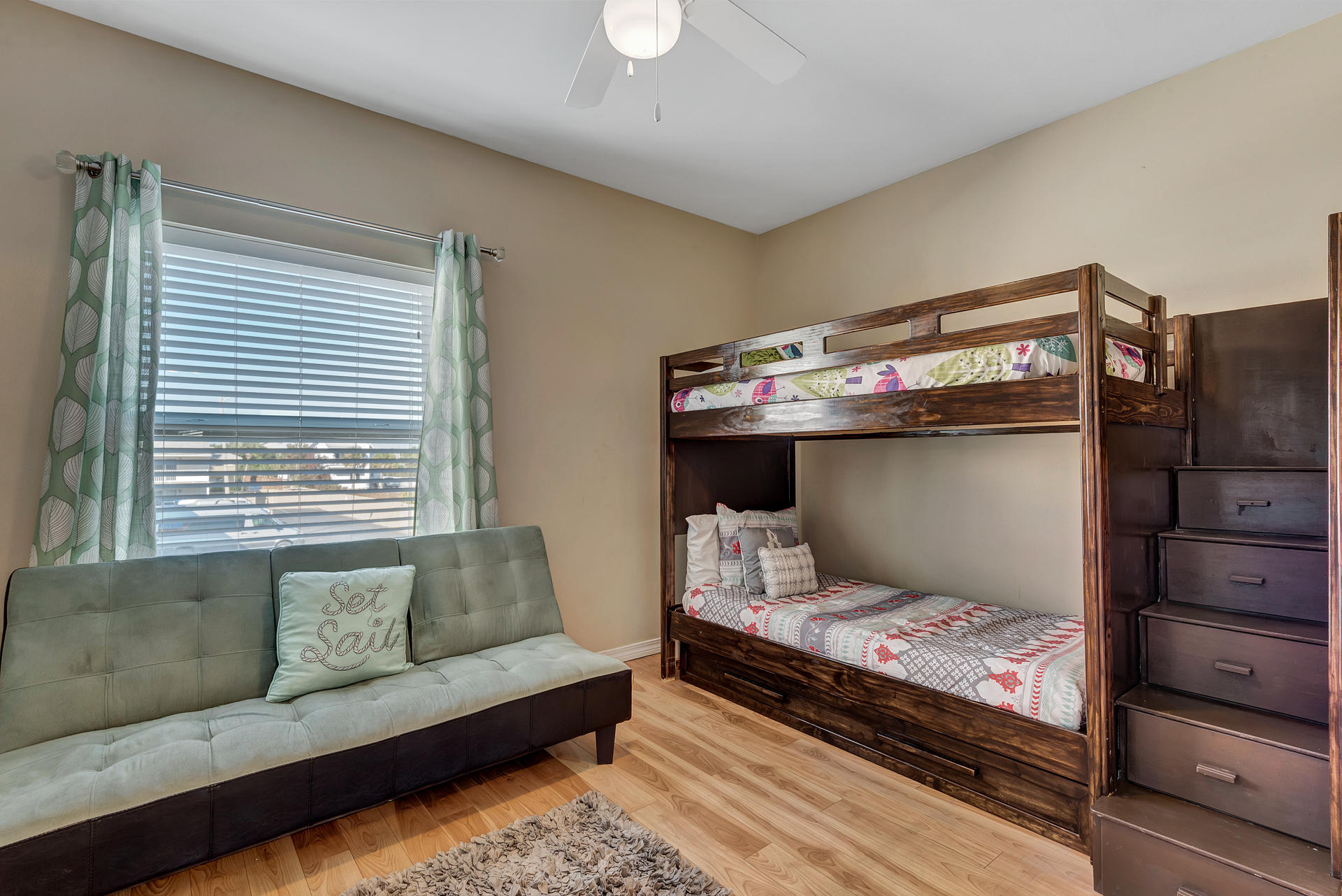 ROYAL SEASTA - Residential