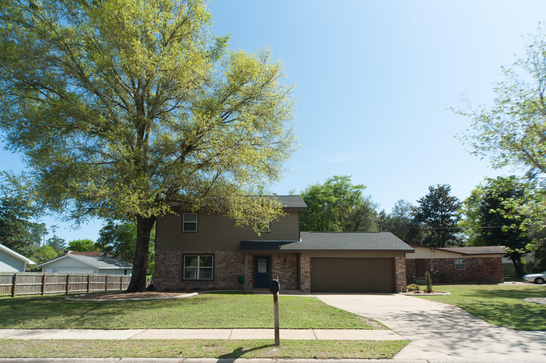 PINEWOOD ESTATES - Residential