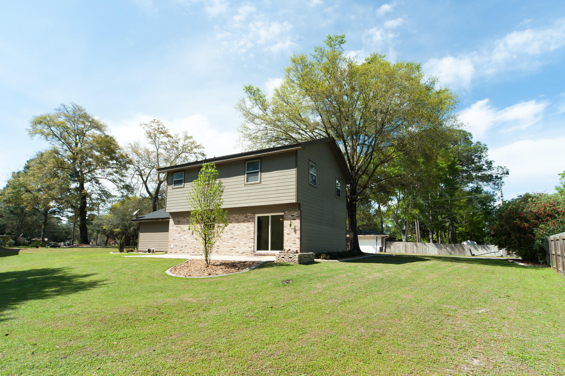 PINEWOOD ESTATES - Residential