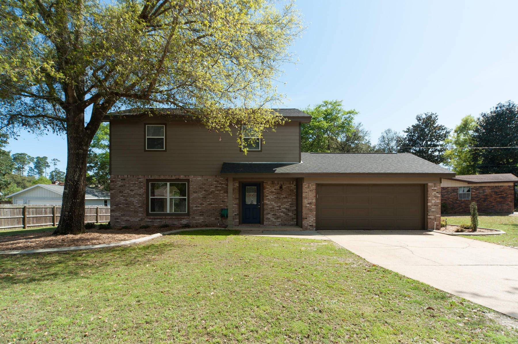 PINEWOOD ESTATES - Residential