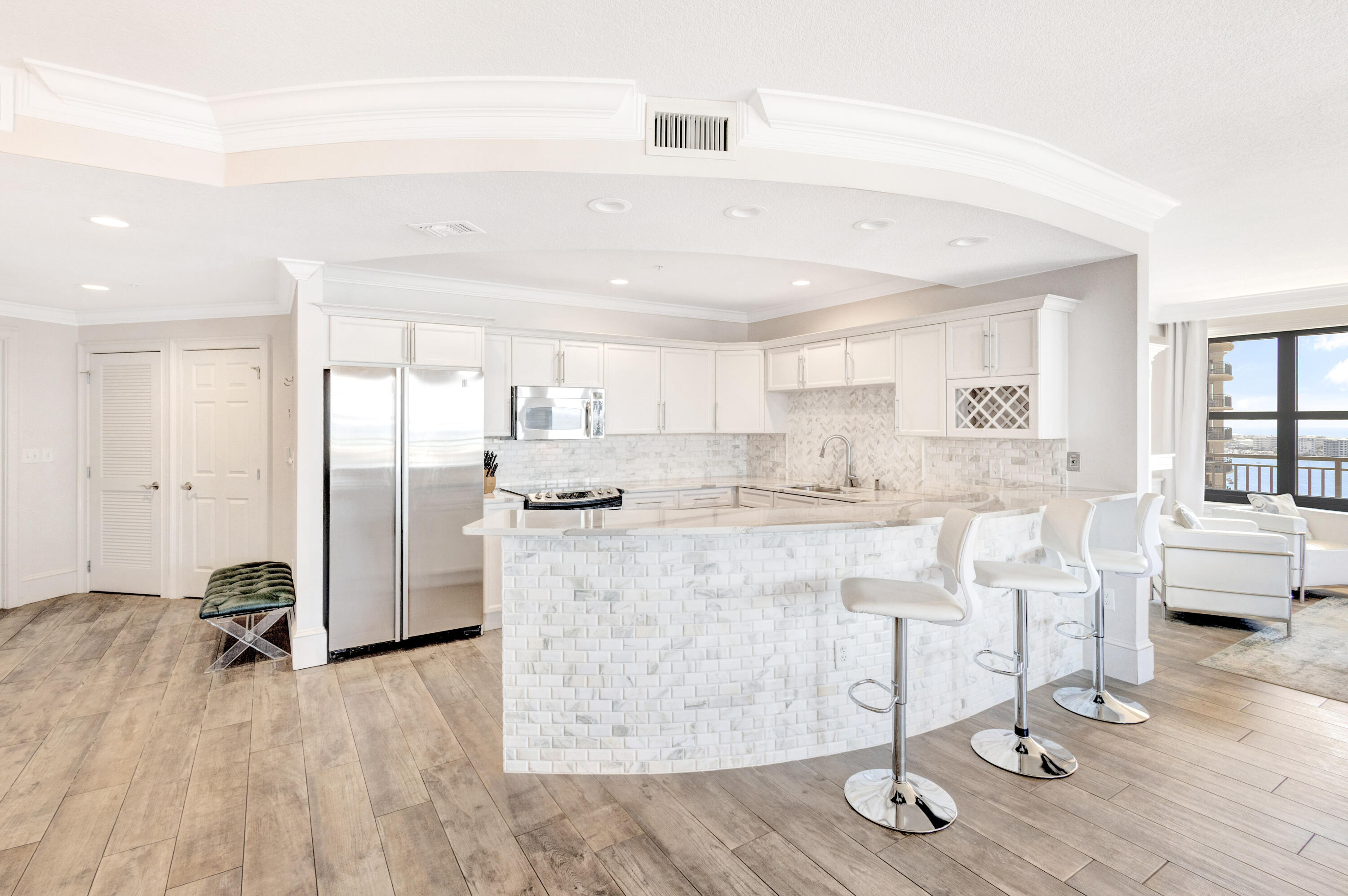 EMERALD GRANDE - Residential