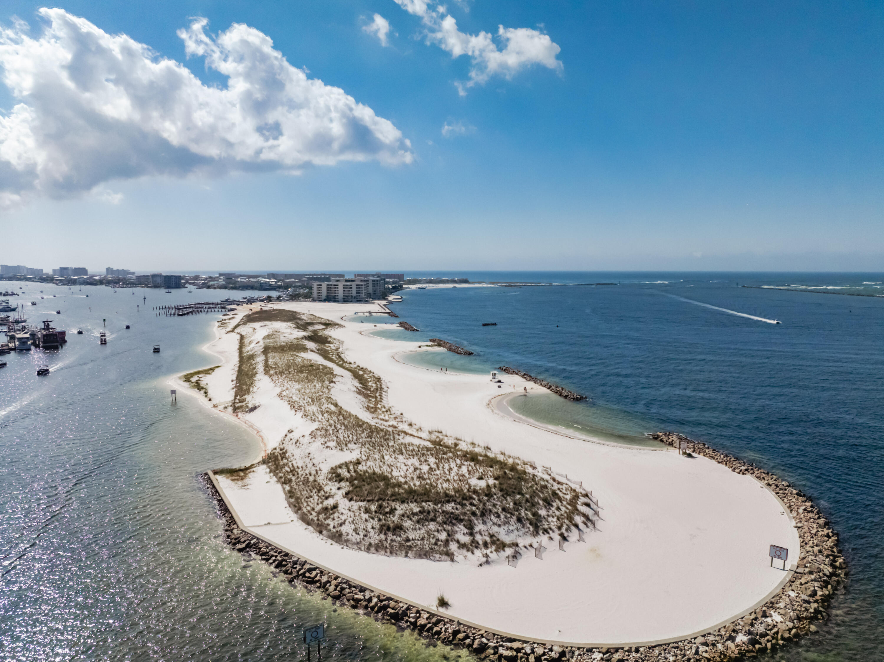 EMERALD GRANDE - Residential