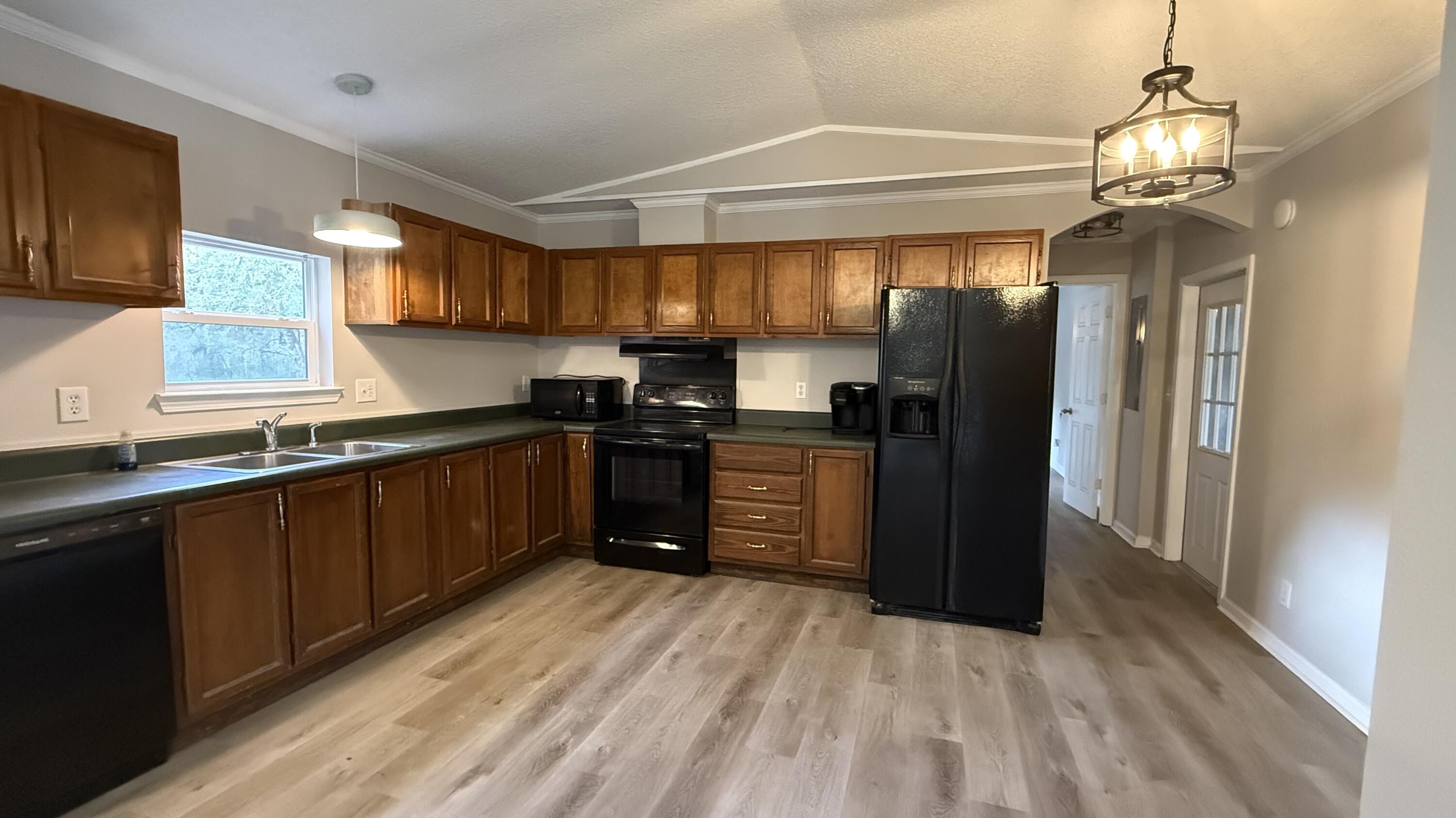 METES & BOUNDS - Residential Lease