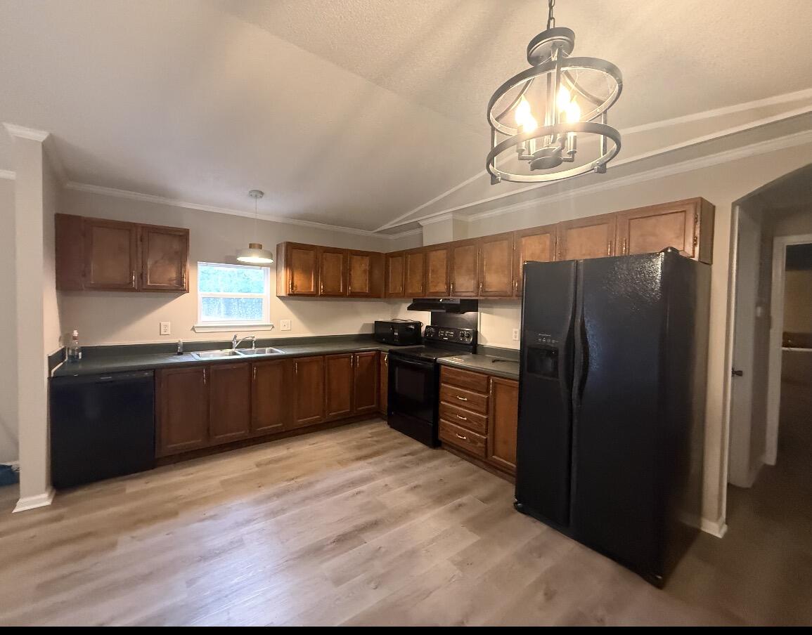 METES & BOUNDS - Residential Lease