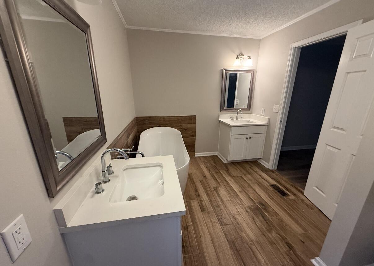 METES & BOUNDS - Residential Lease