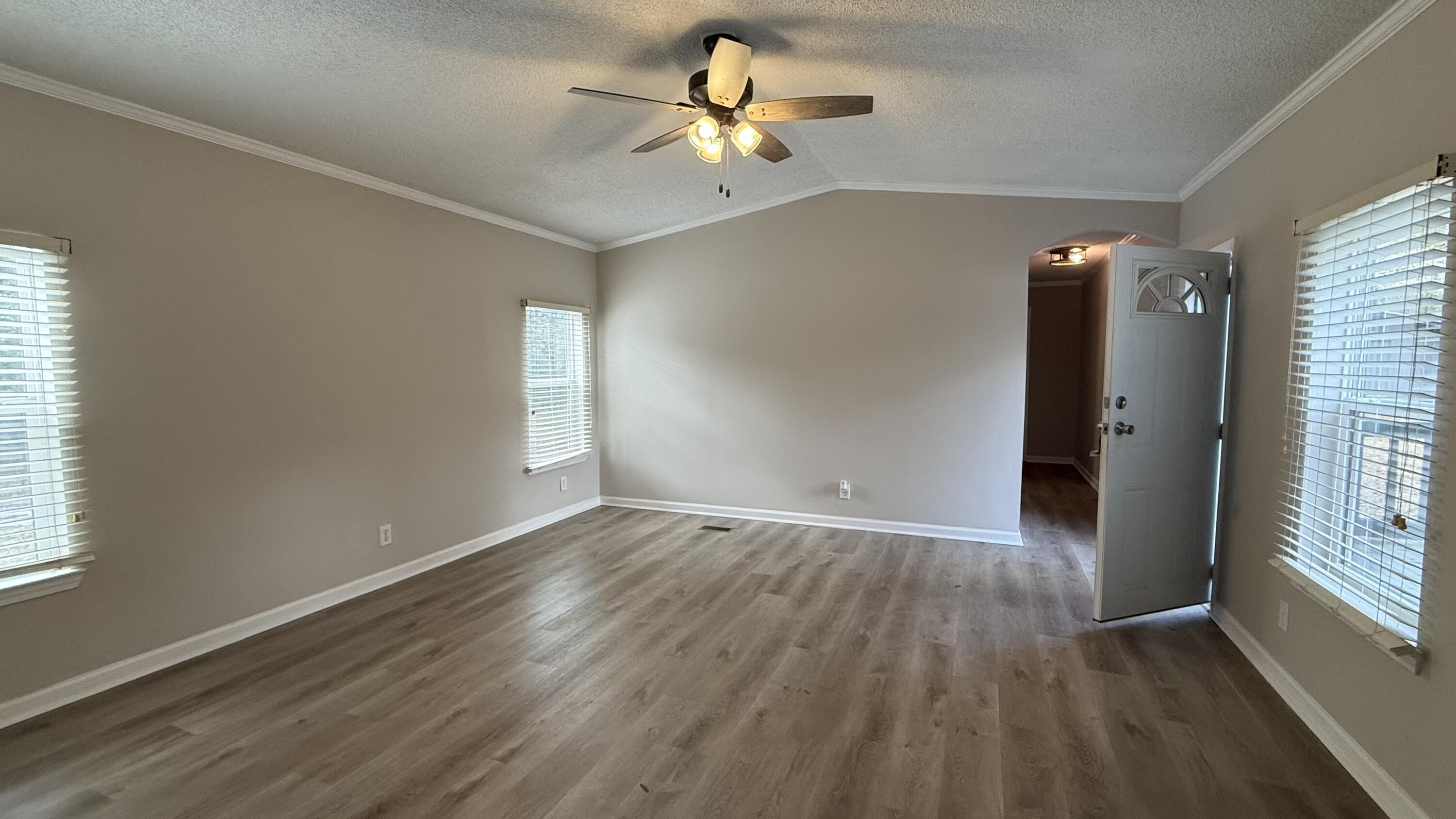 METES & BOUNDS - Residential Lease