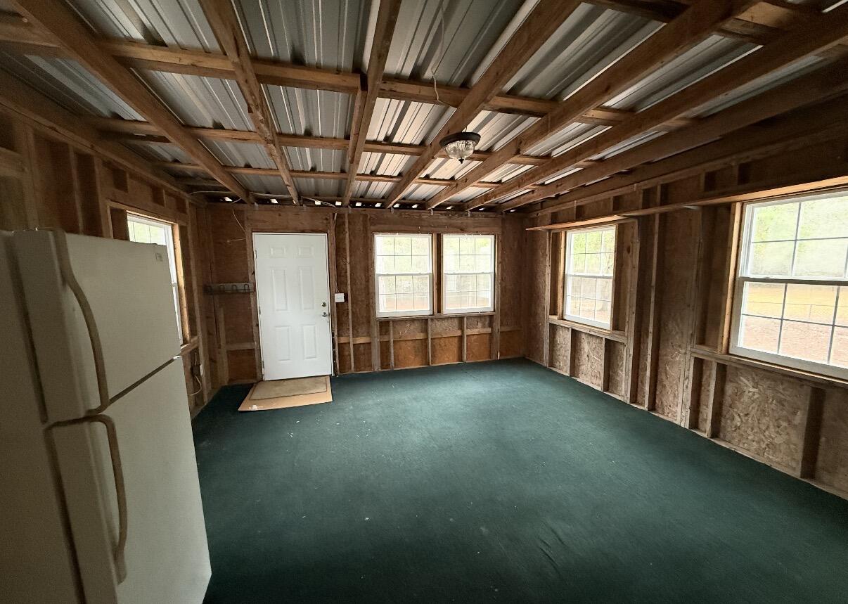 METES & BOUNDS - Residential Lease