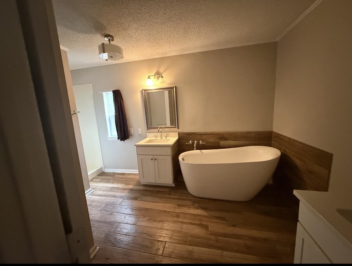 METES & BOUNDS - Residential Lease