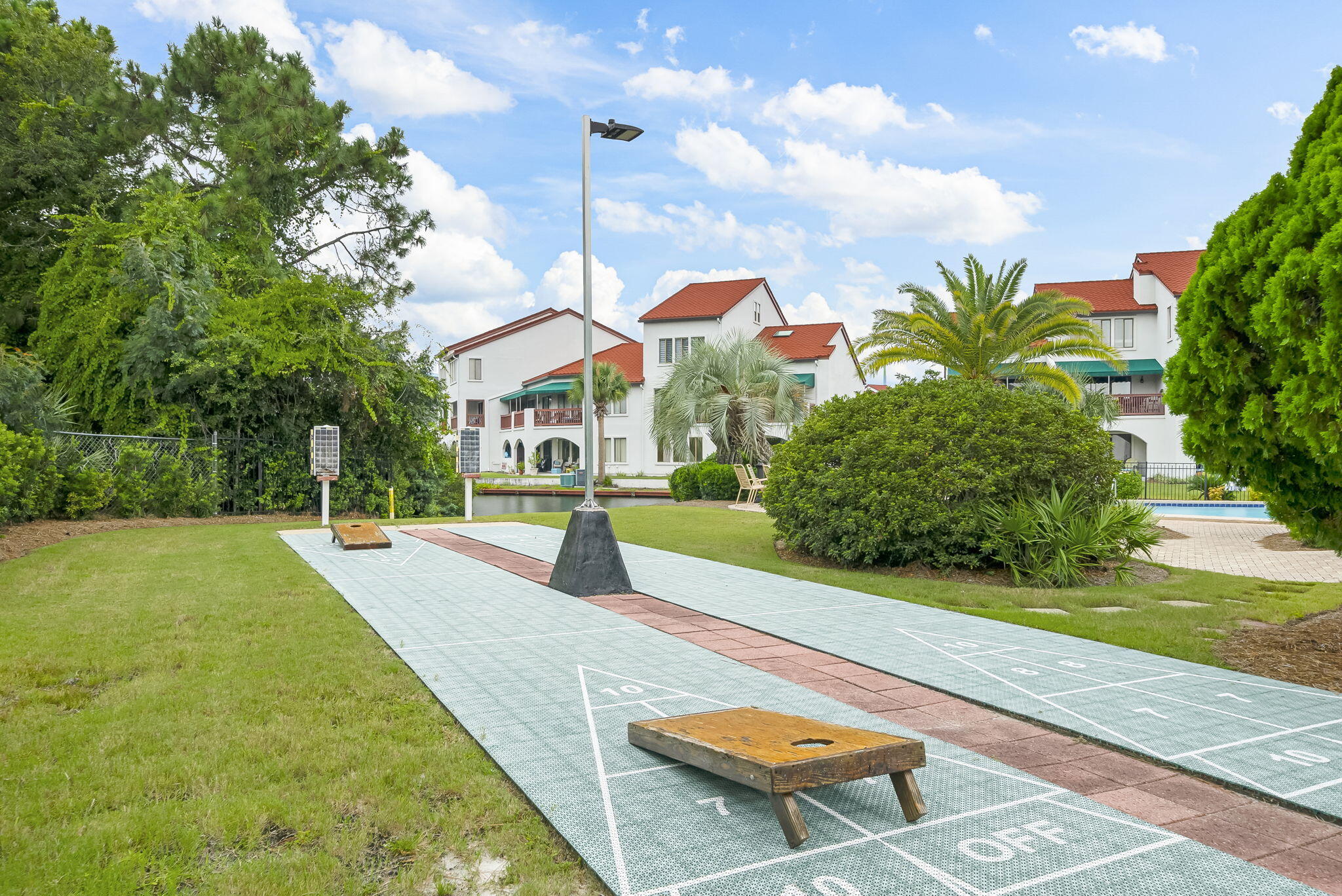 Plaza of St. Thomas - Residential