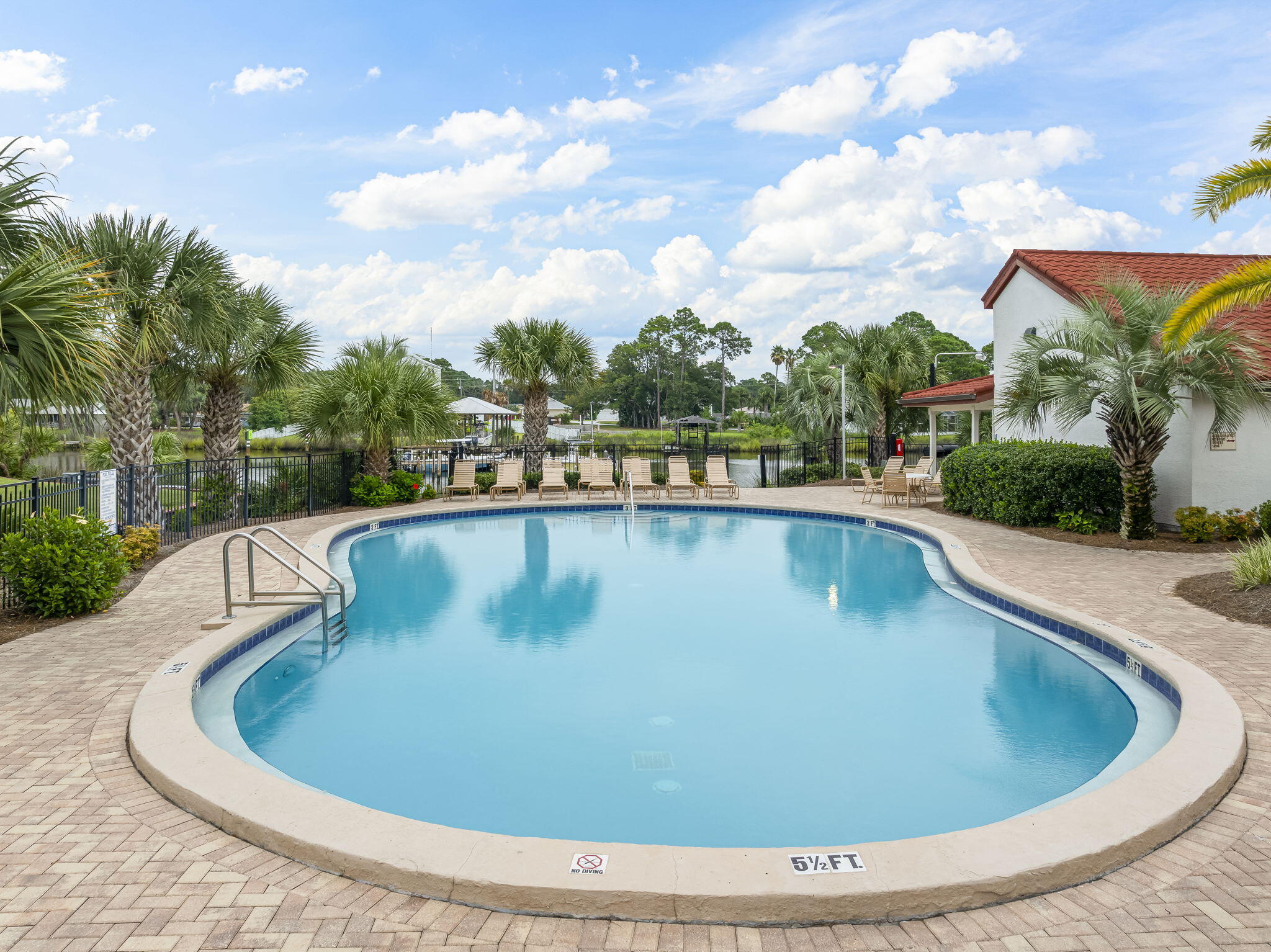 Plaza of St. Thomas - Residential