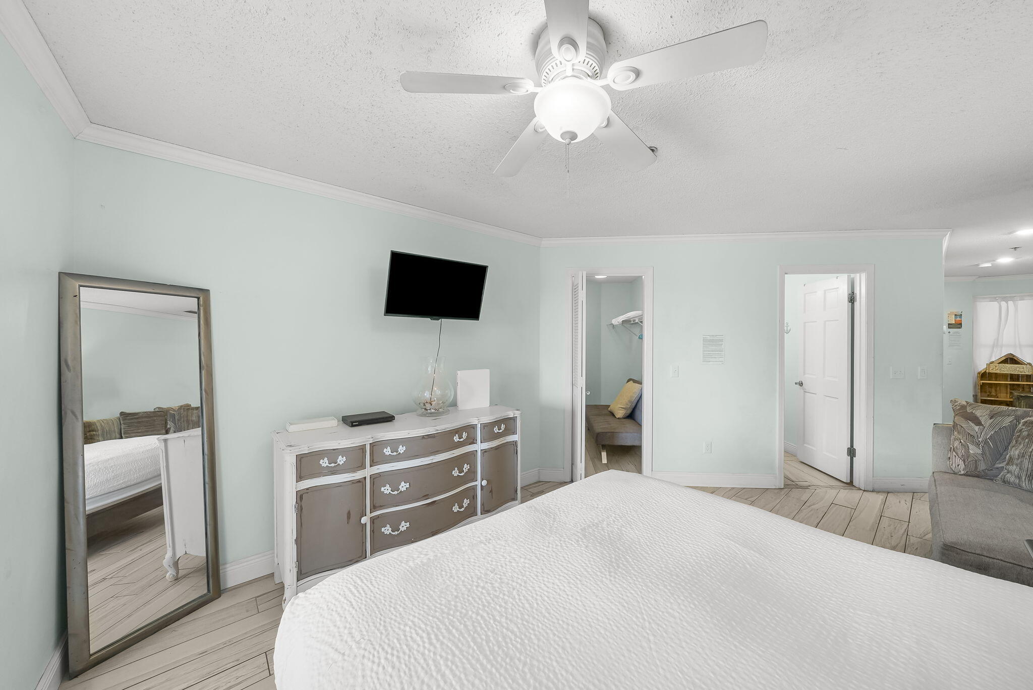 Plaza of St. Thomas - Residential