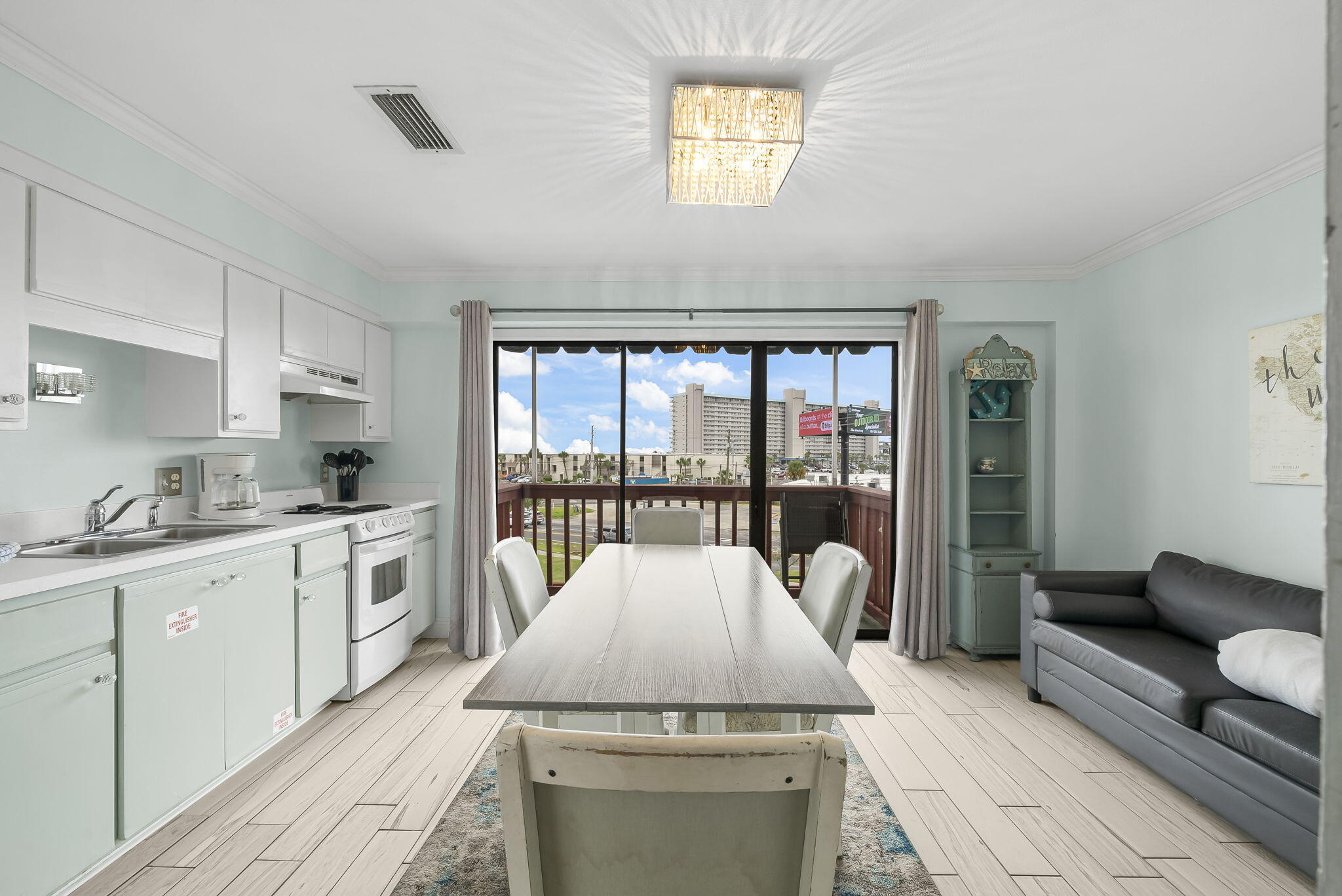 Plaza of St. Thomas - Residential