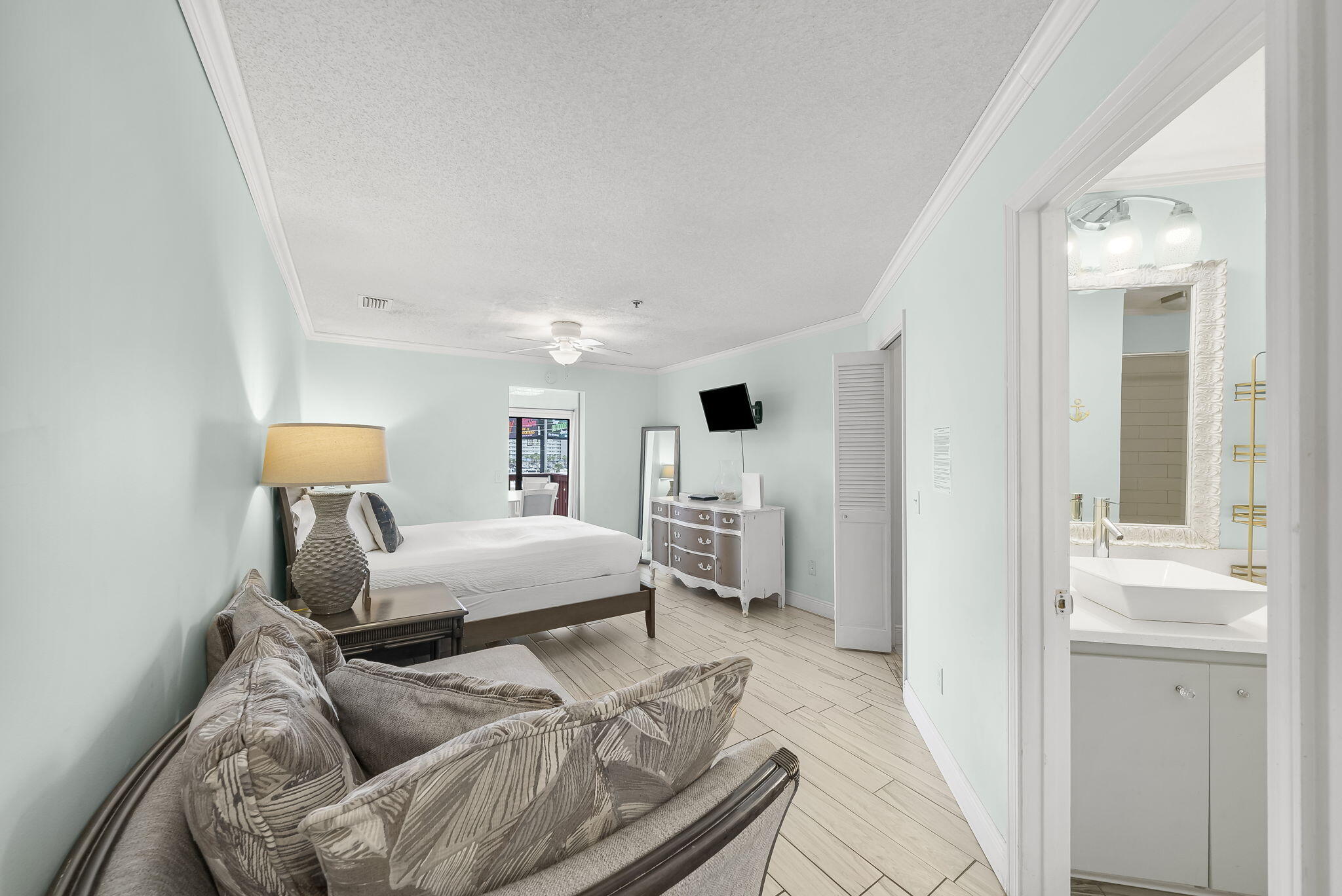 Plaza of St. Thomas - Residential