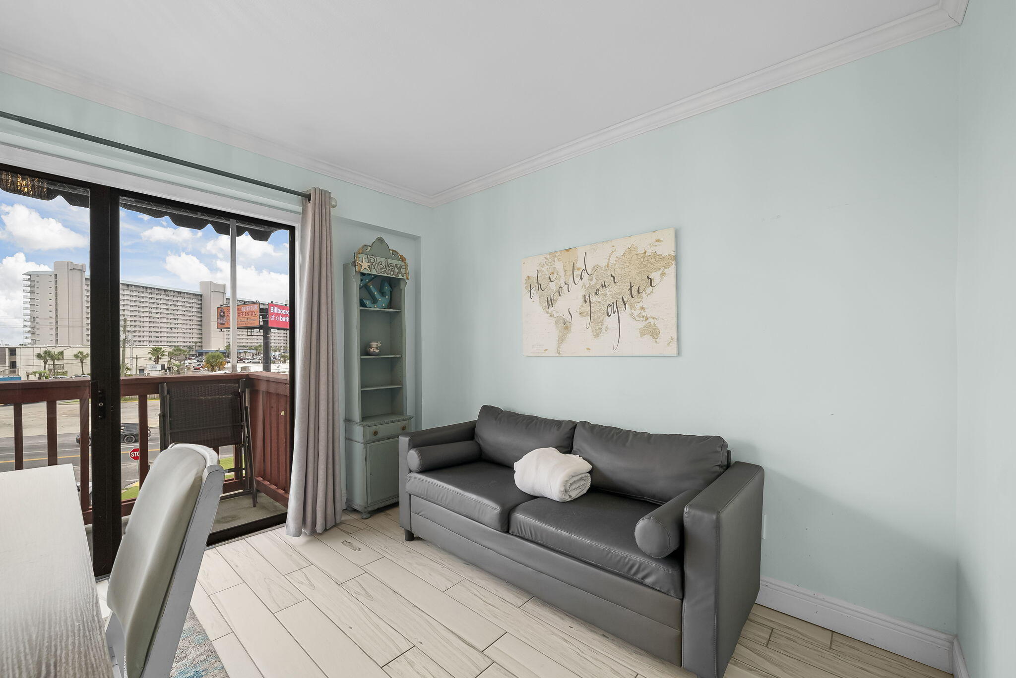 Plaza of St. Thomas - Residential