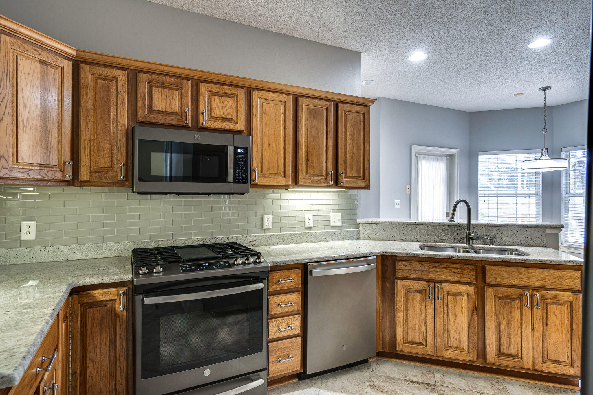 ROCKY BAYOU CC EST #9LOT 35 - Residential