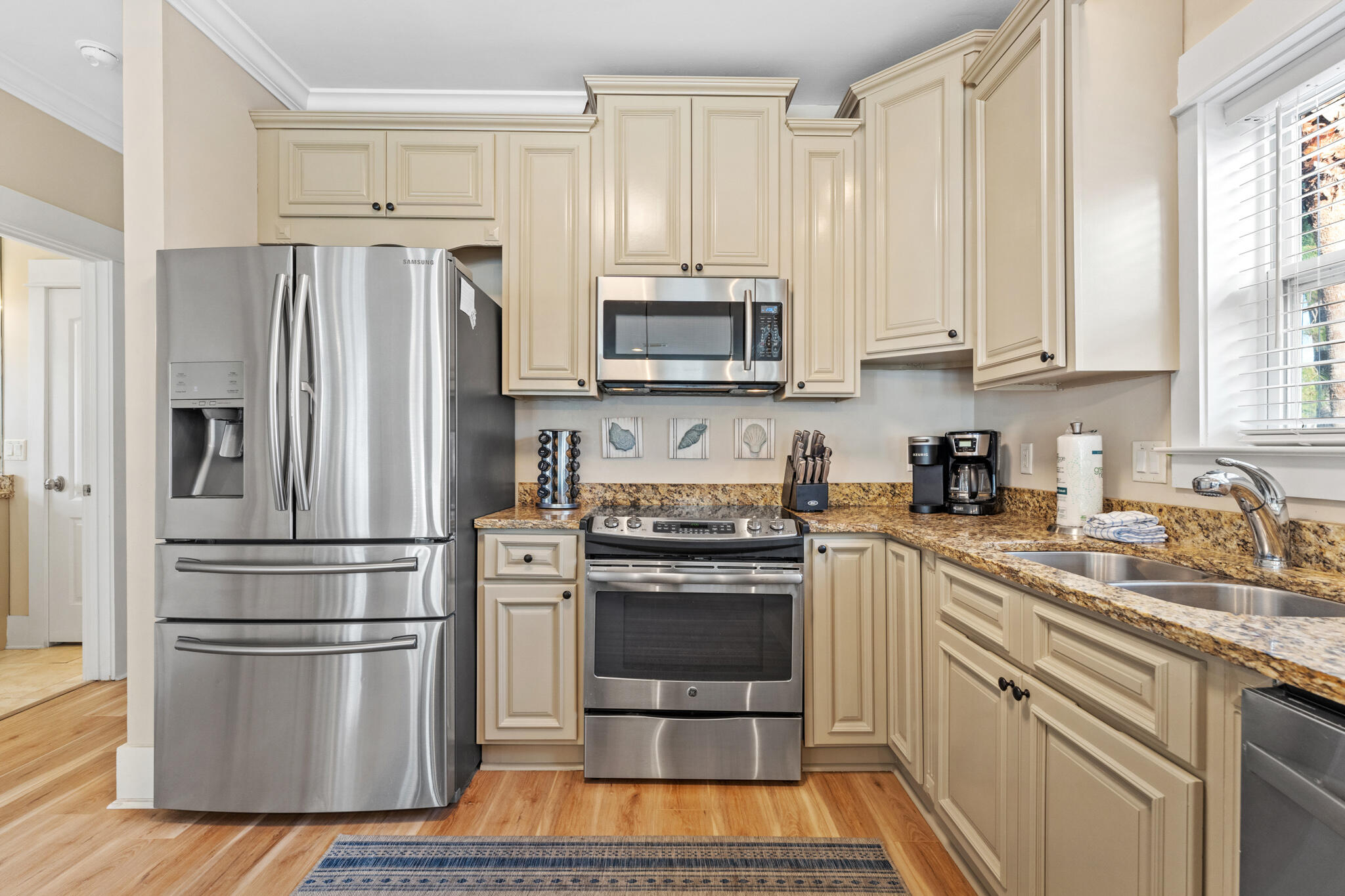 EMERALD WATERS VILLAGE - Residential