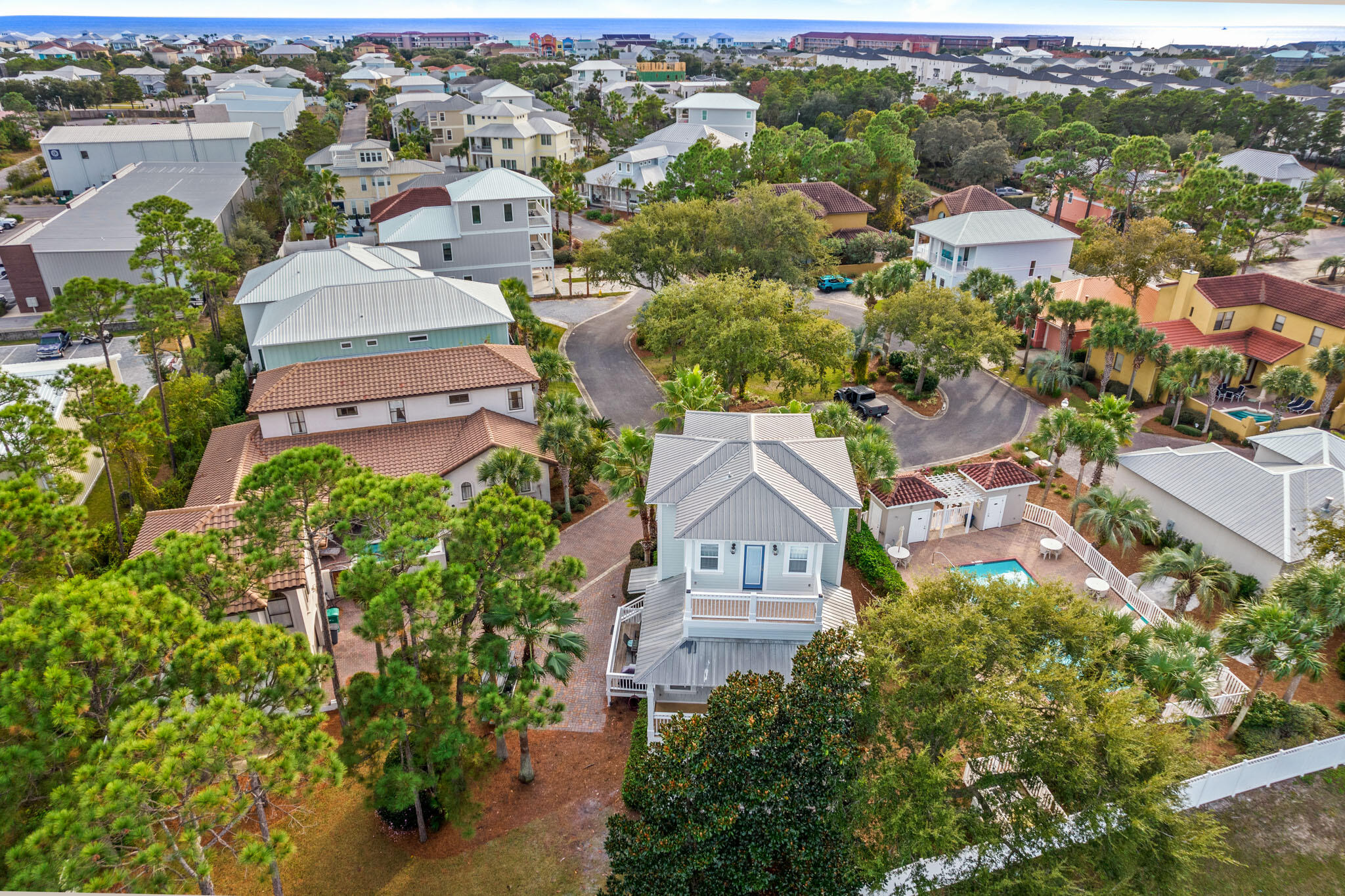 EMERALD WATERS VILLAGE - Residential