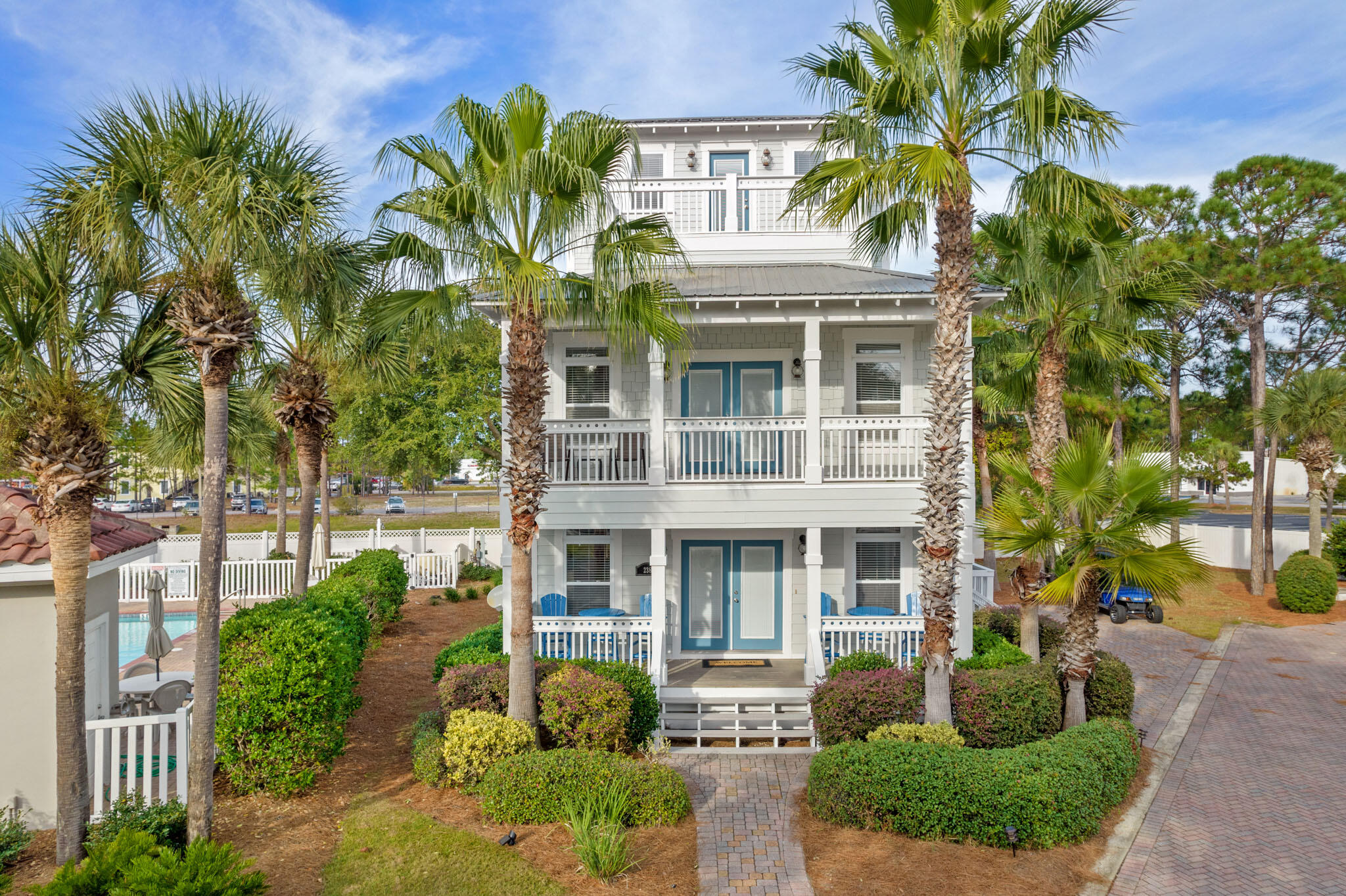 EMERALD WATERS VILLAGE - Residential