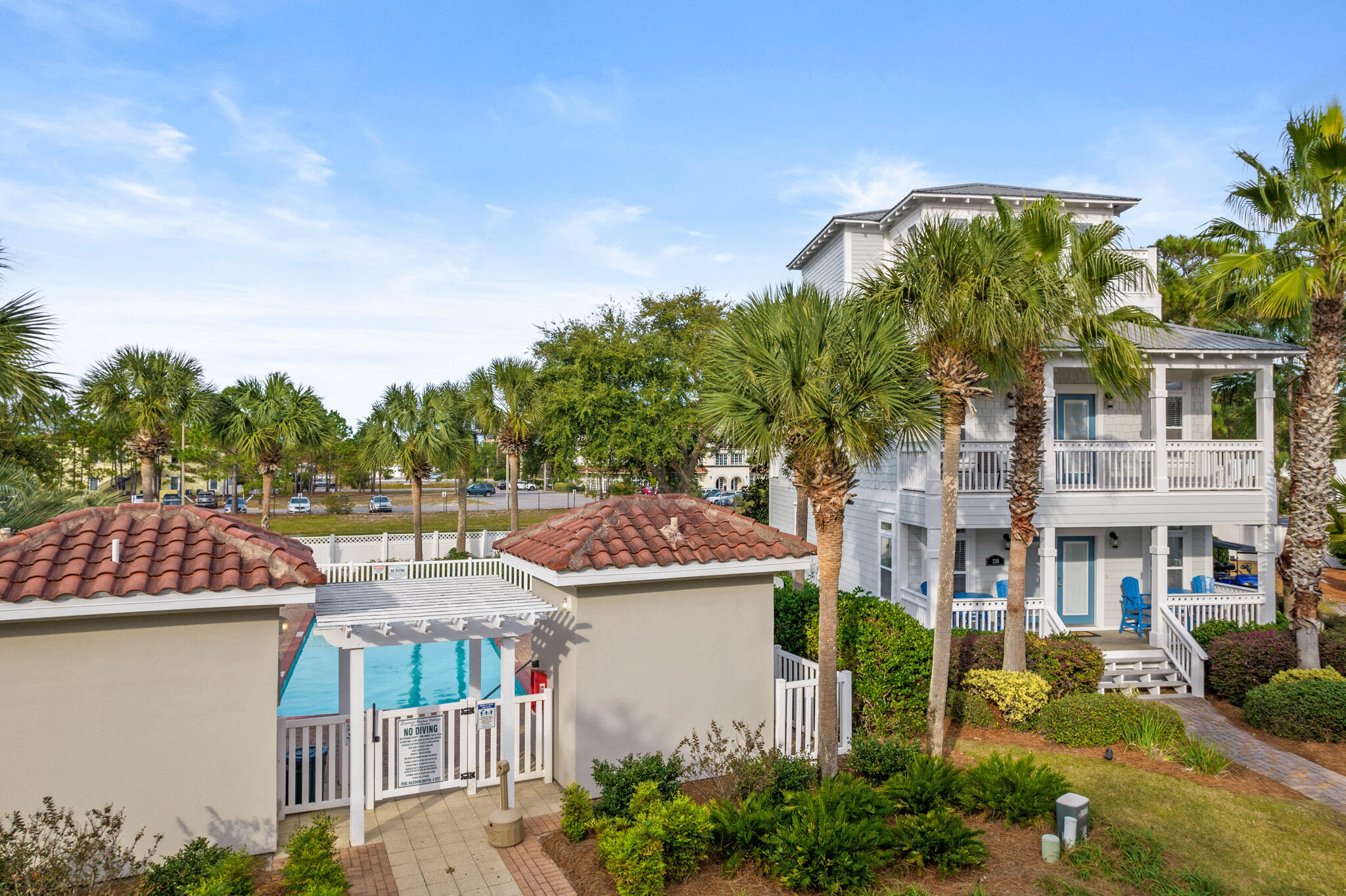 EMERALD WATERS VILLAGE - Residential