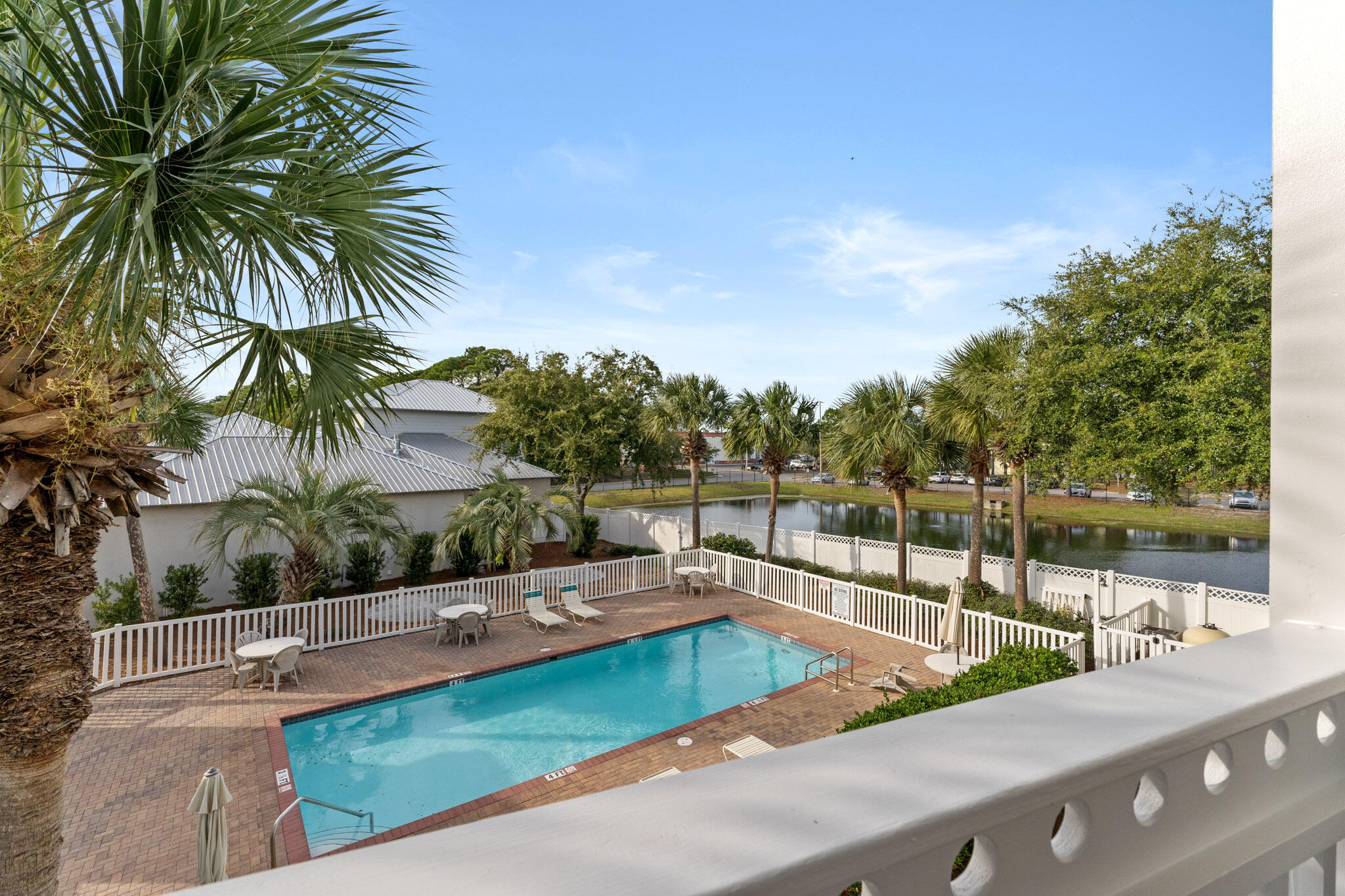 EMERALD WATERS VILLAGE - Residential