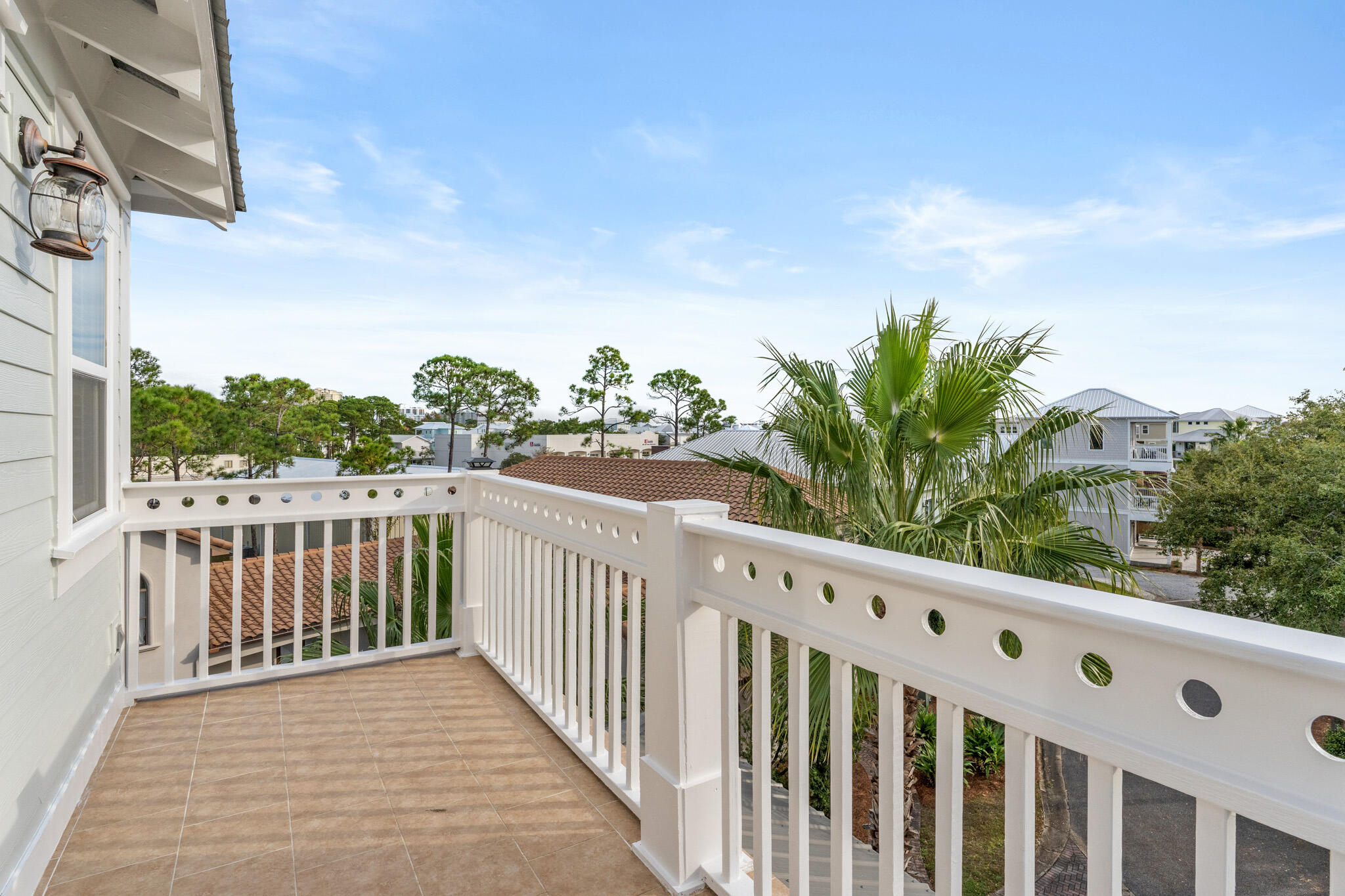 EMERALD WATERS VILLAGE - Residential