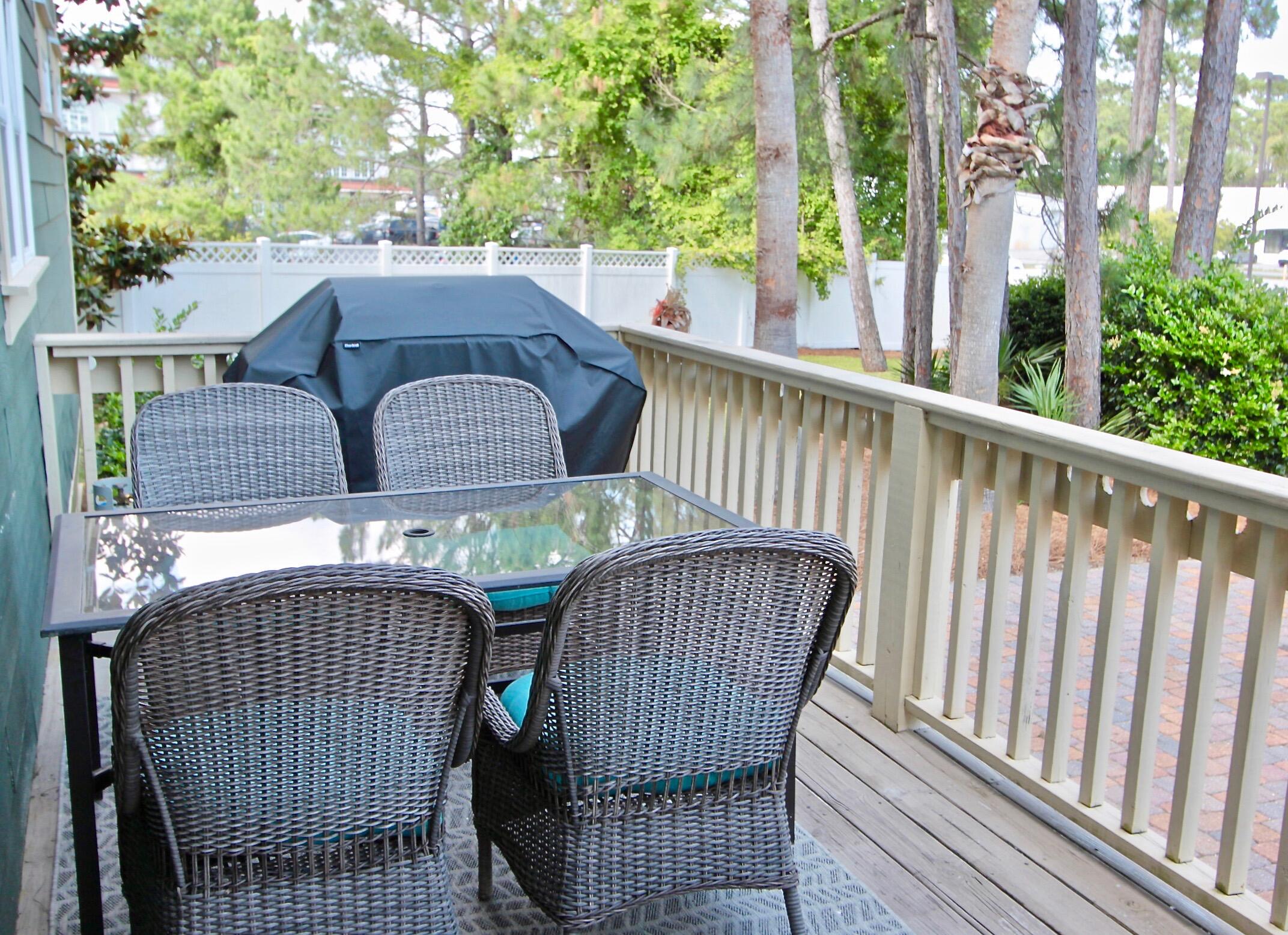 EMERALD WATERS VILLAGE - Residential