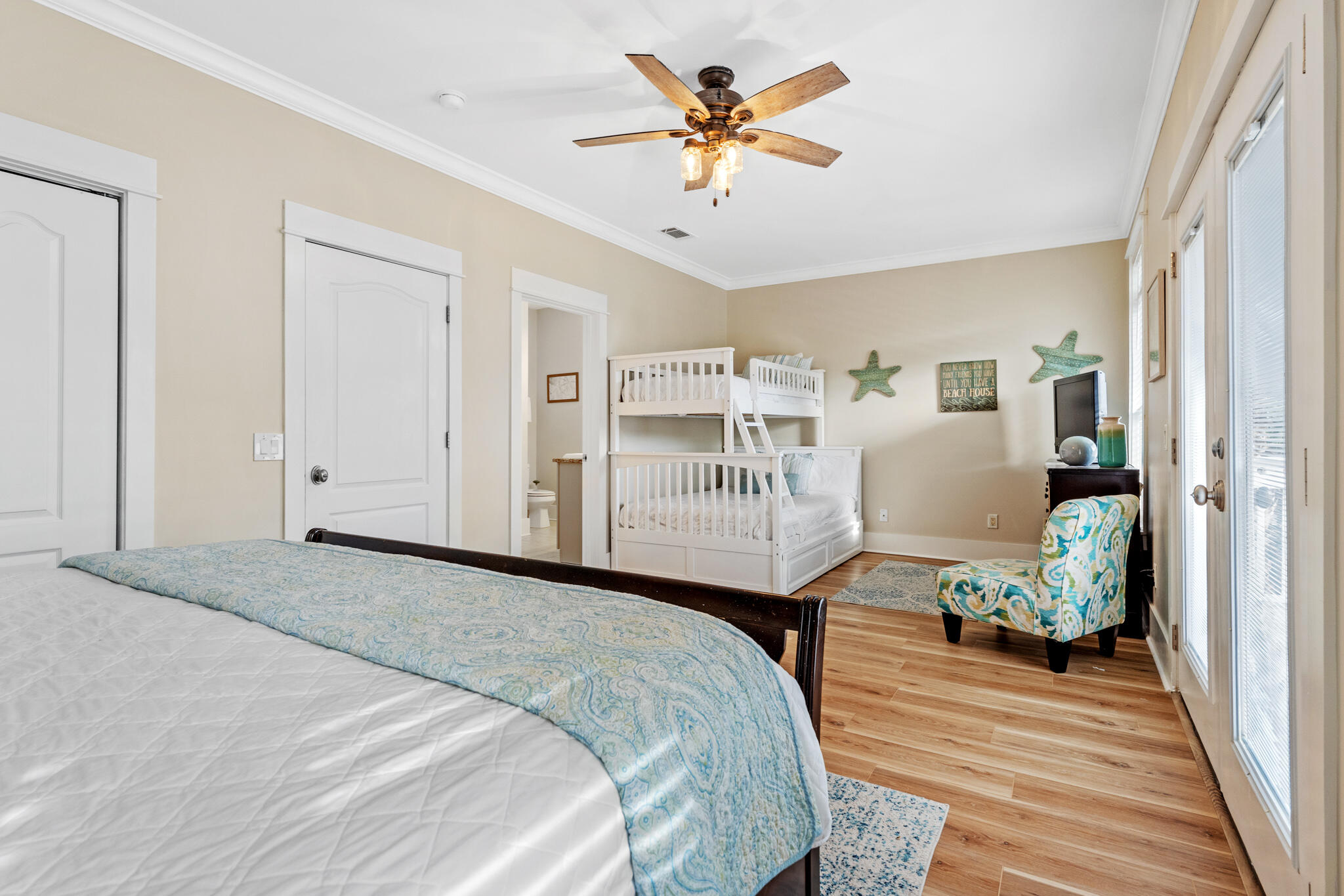 EMERALD WATERS VILLAGE - Residential