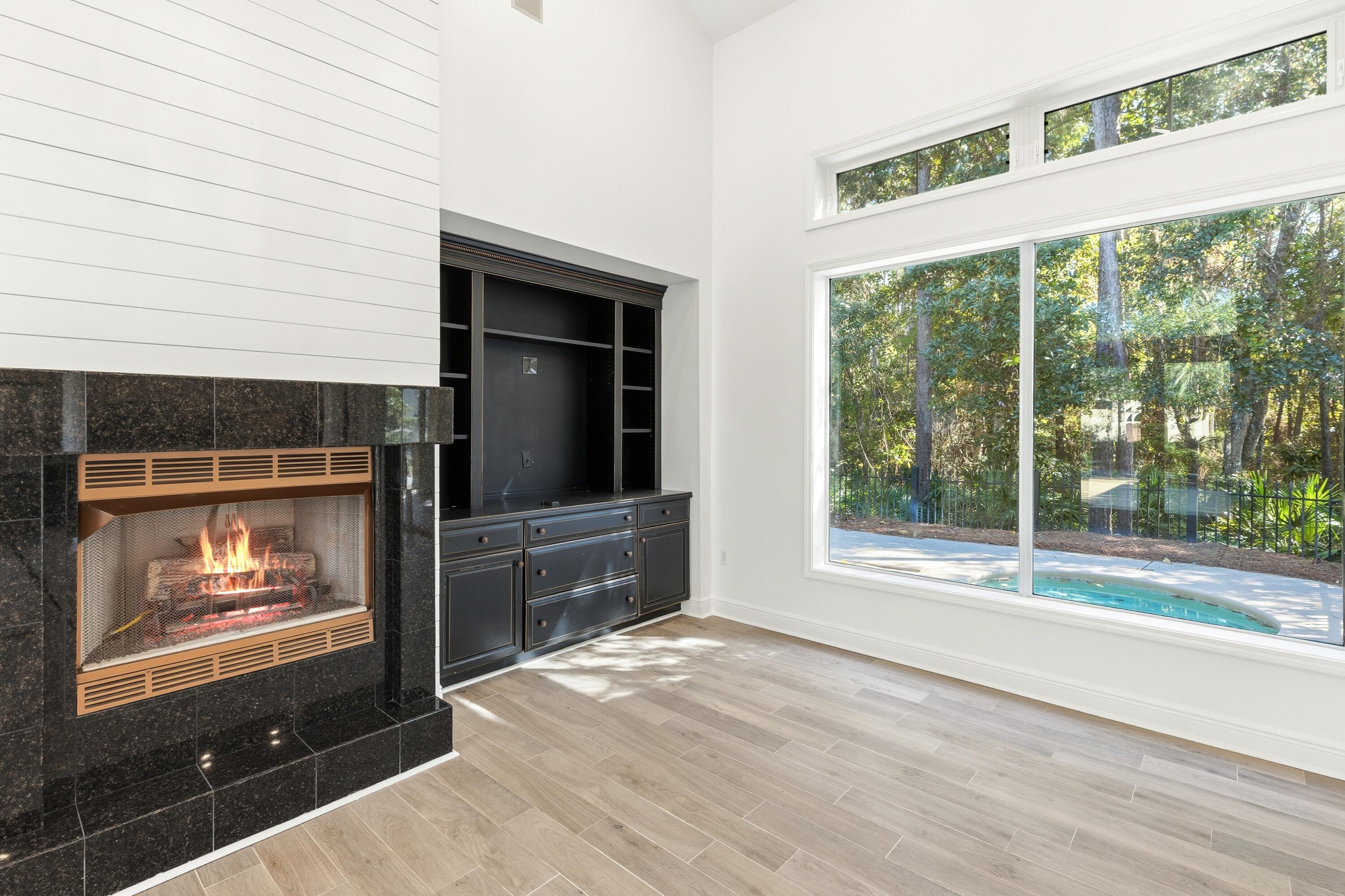 BURNT PINE - Residential