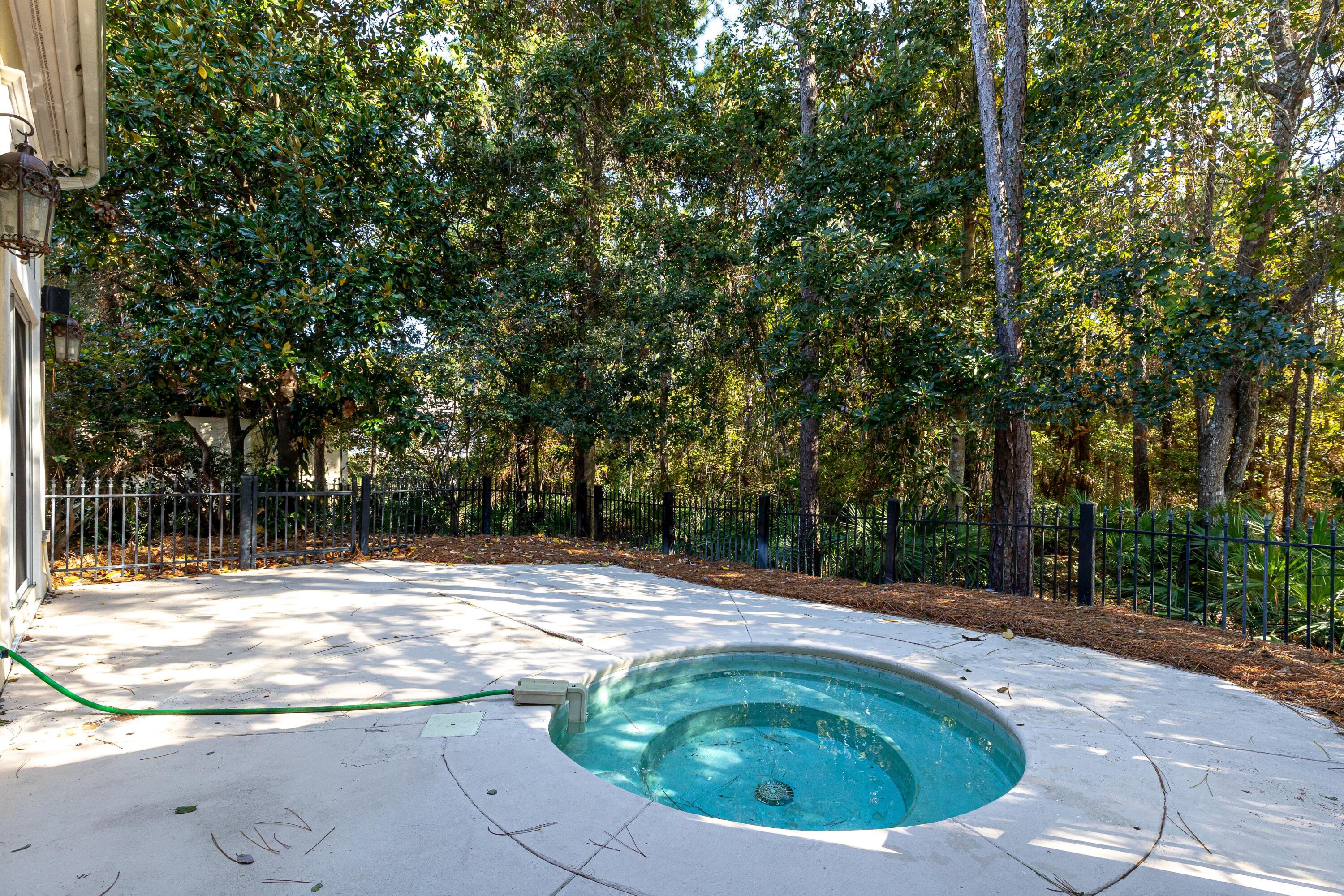 BURNT PINE - Residential