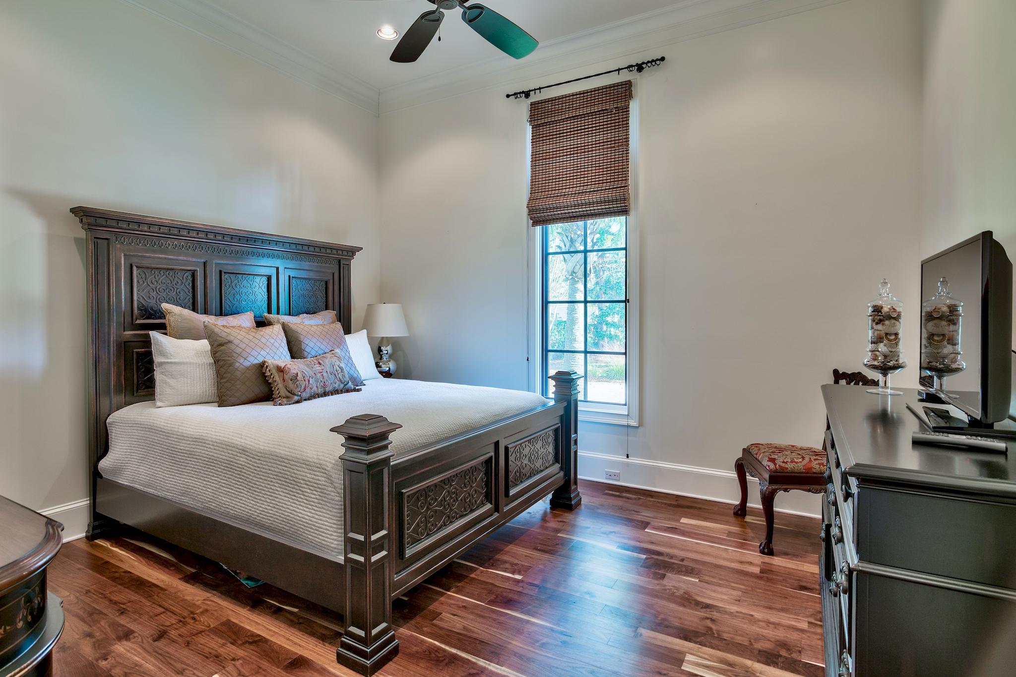 BURNT PINE - Residential
