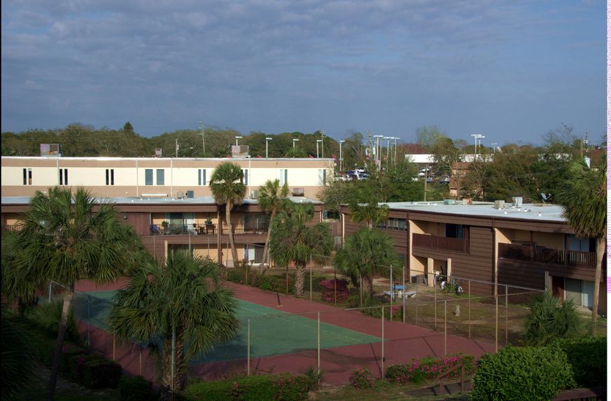 This is a great opportunity to own an income producing property at a fantastic price! Property is leased for $800/month. That creates approximately an 8.5% ROI after estimated property taxes! Photos are of the unit when it was vacant.