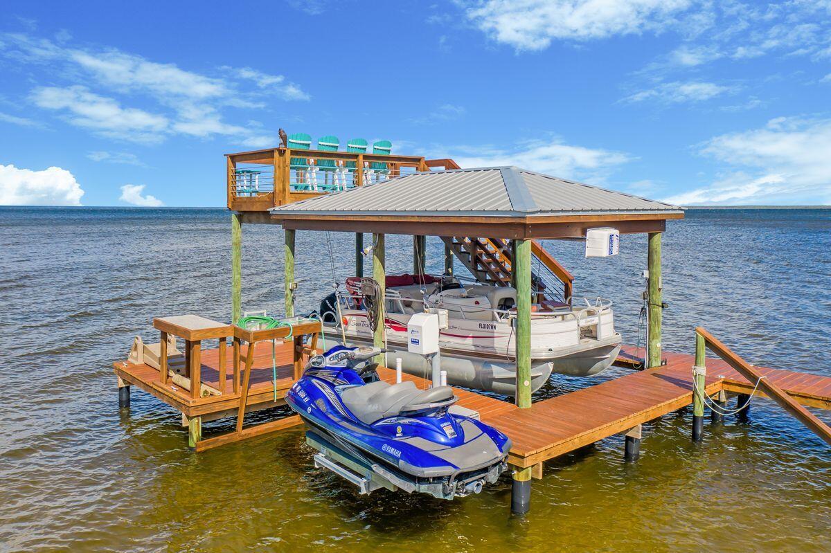 CREEKWATER BAY ESTATES UNREC - Residential