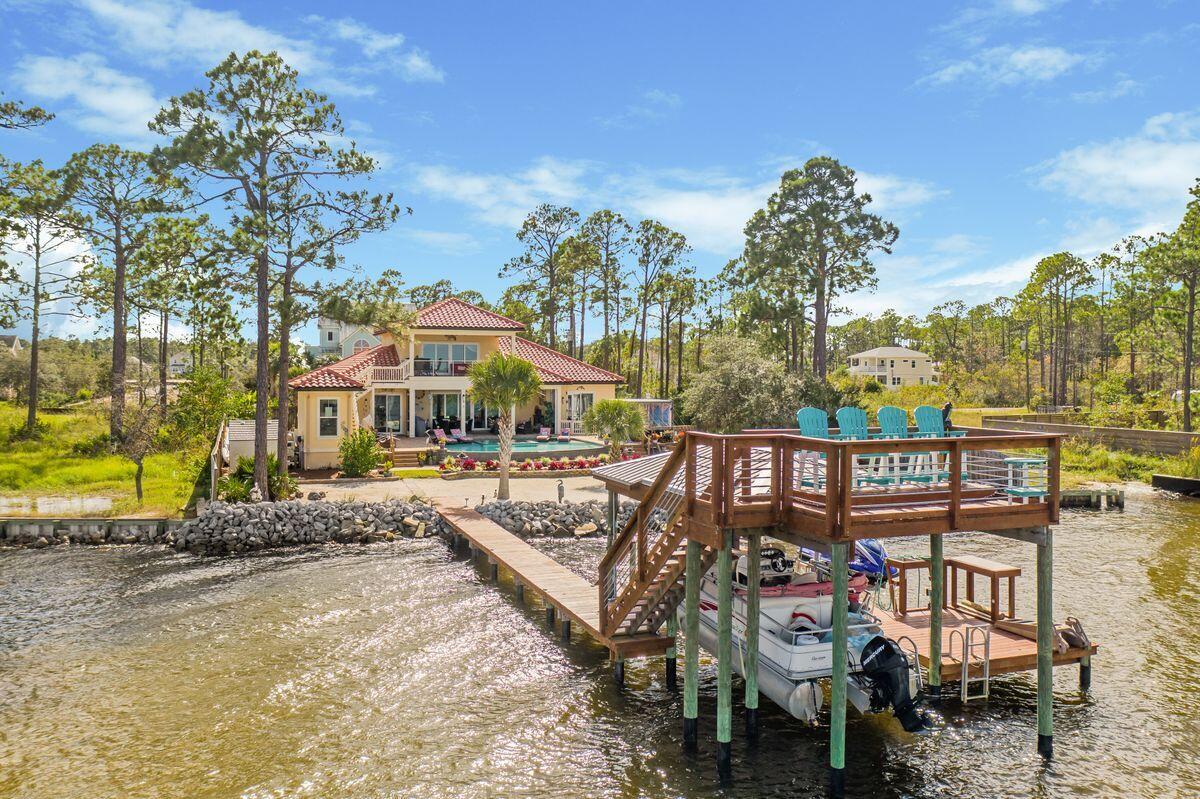 CREEKWATER BAY ESTATES UNREC - Residential