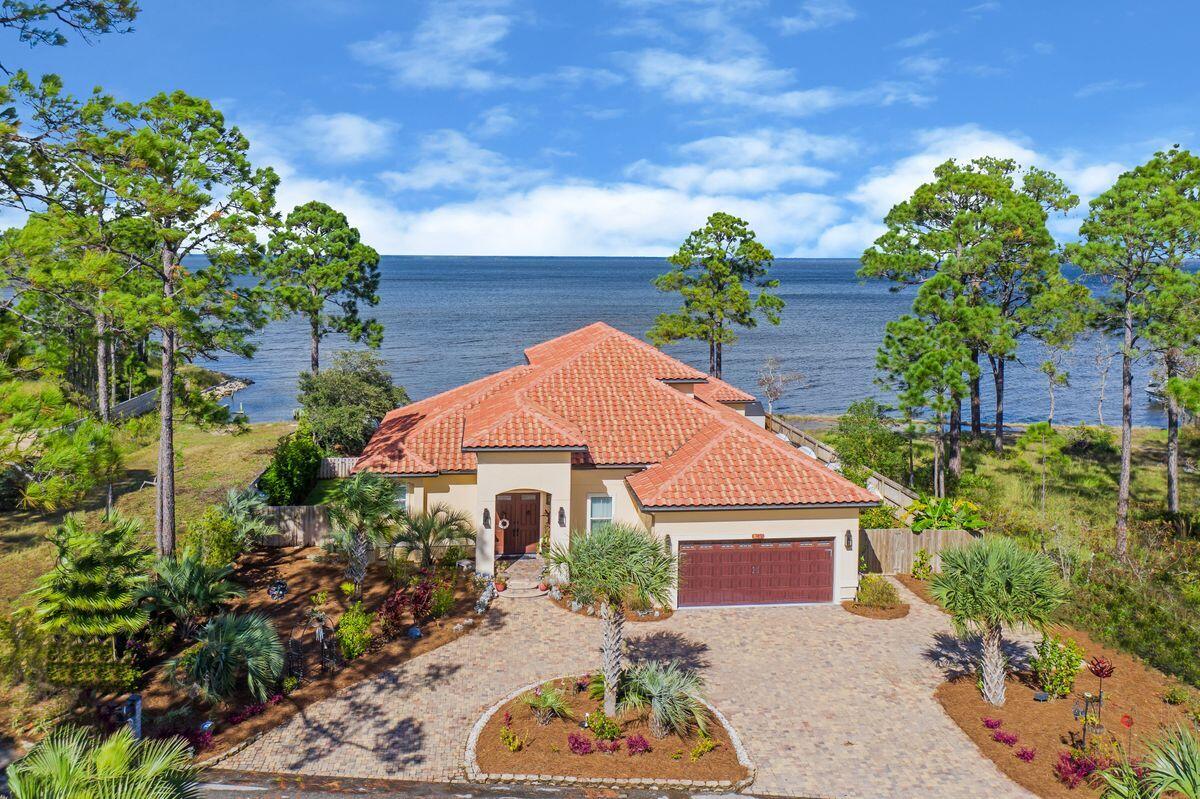 CREEKWATER BAY ESTATES UNREC - Residential