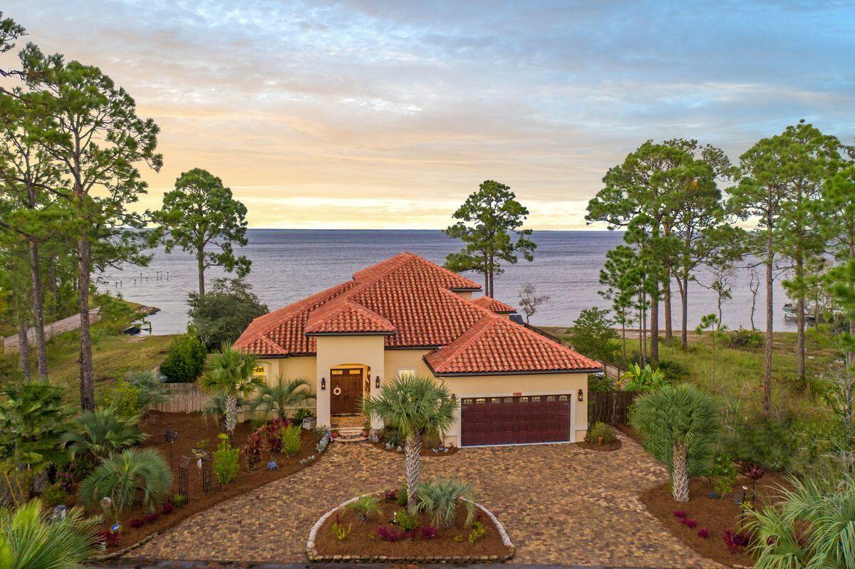 CREEKWATER BAY ESTATES UNREC - Residential
