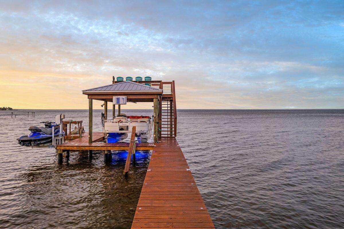 CREEKWATER BAY ESTATES UNREC - Residential