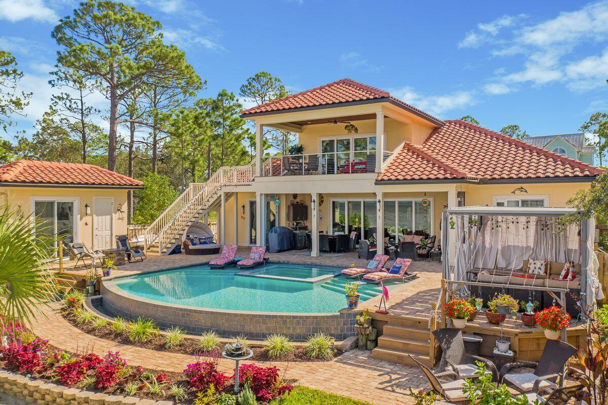 CREEKWATER BAY ESTATES UNREC - Residential