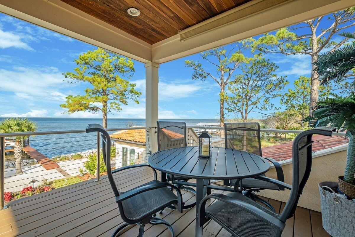 CREEKWATER BAY ESTATES UNREC - Residential