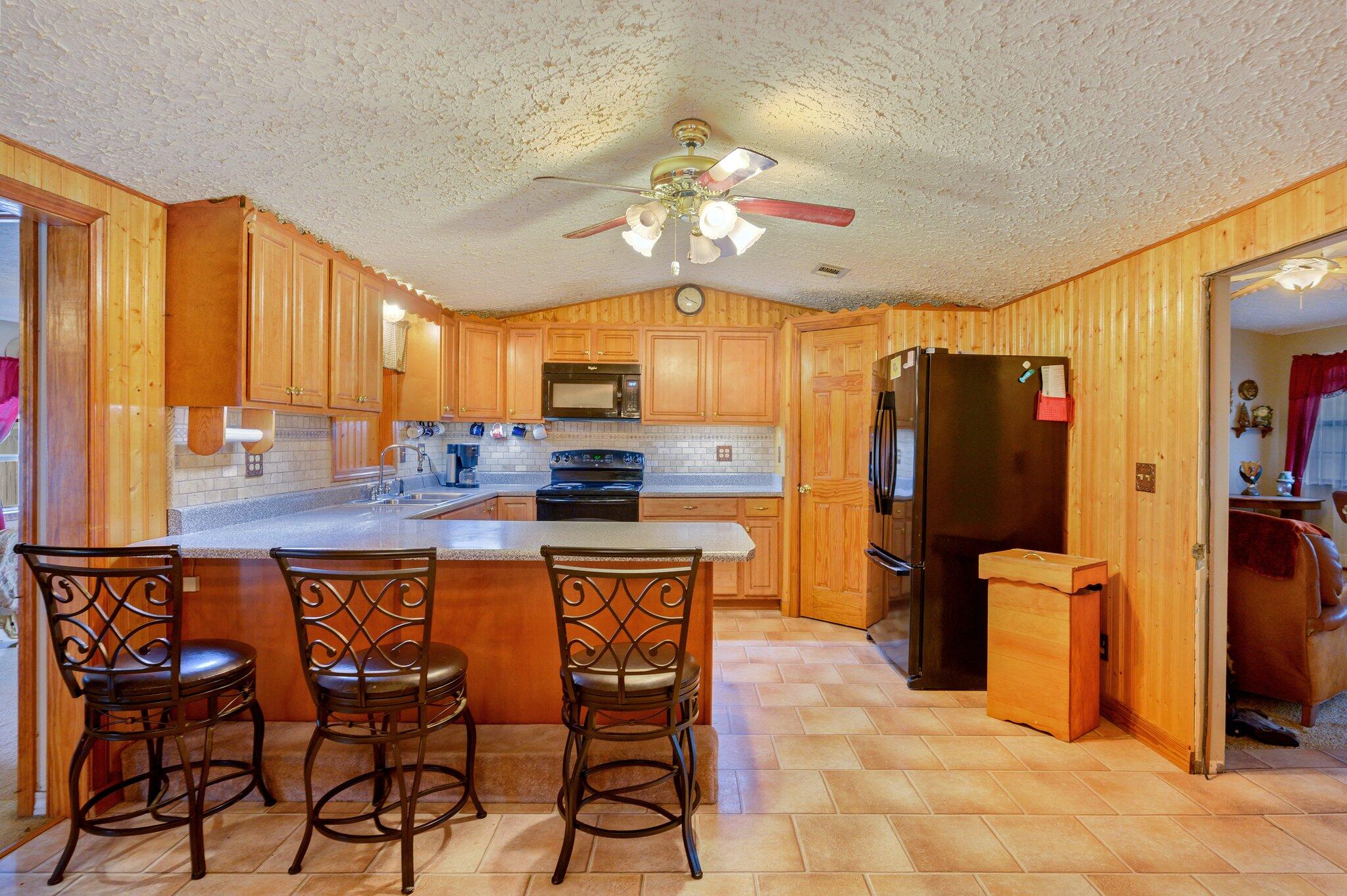 OAKWOOD HILLS UNIT 1 - Residential