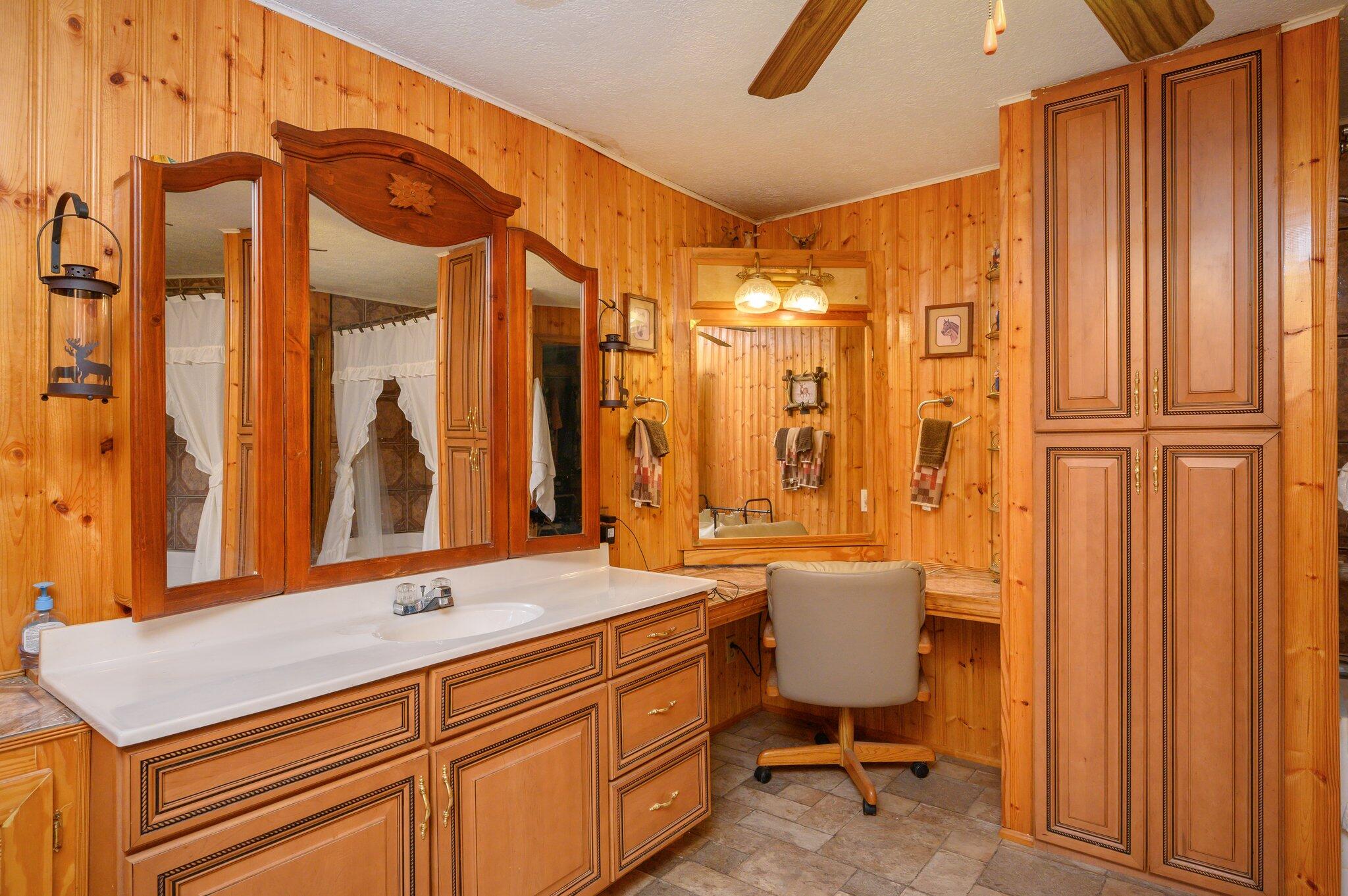 OAKWOOD HILLS UNIT 1 - Residential